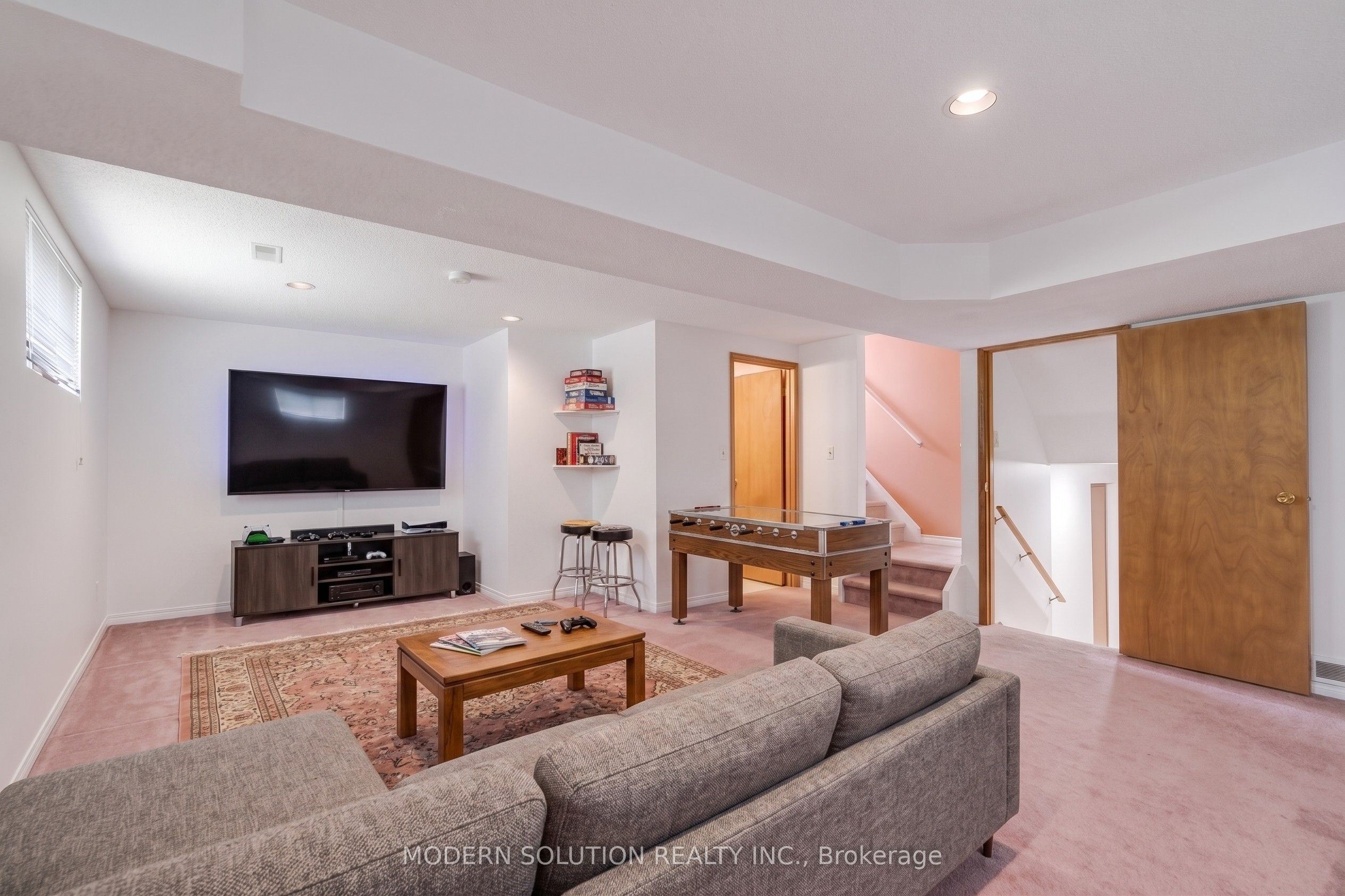 386 Highland Road W 23 Property Photo 22