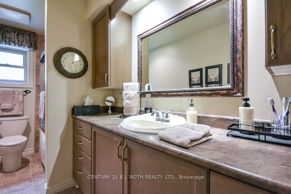 1029 & 1031 Cowbell Lane Property Photo 25