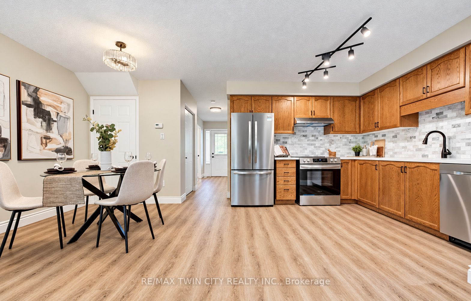 457 Annapolis Court Property Photo 1