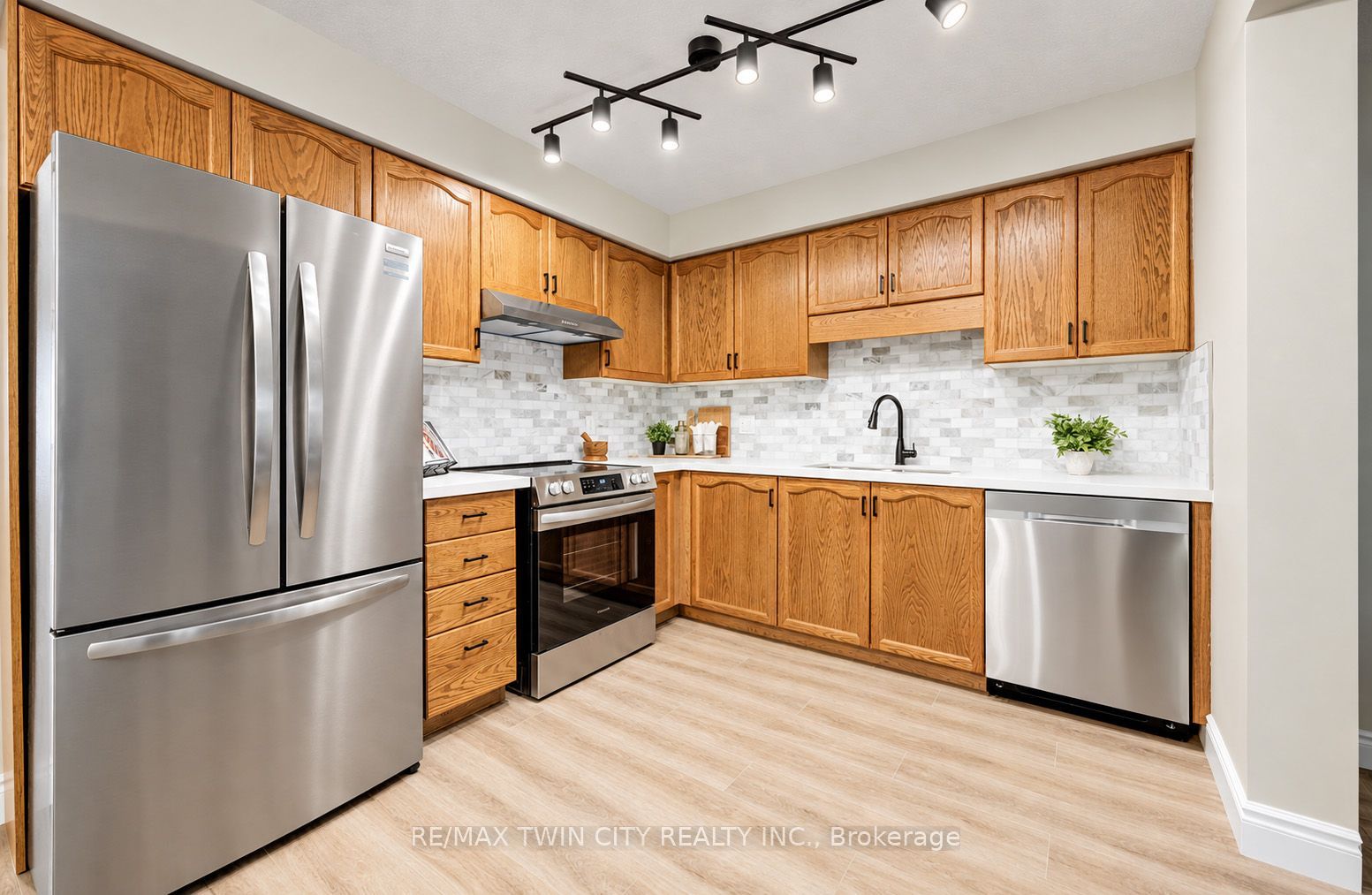 457 Annapolis Court Property Photo 12