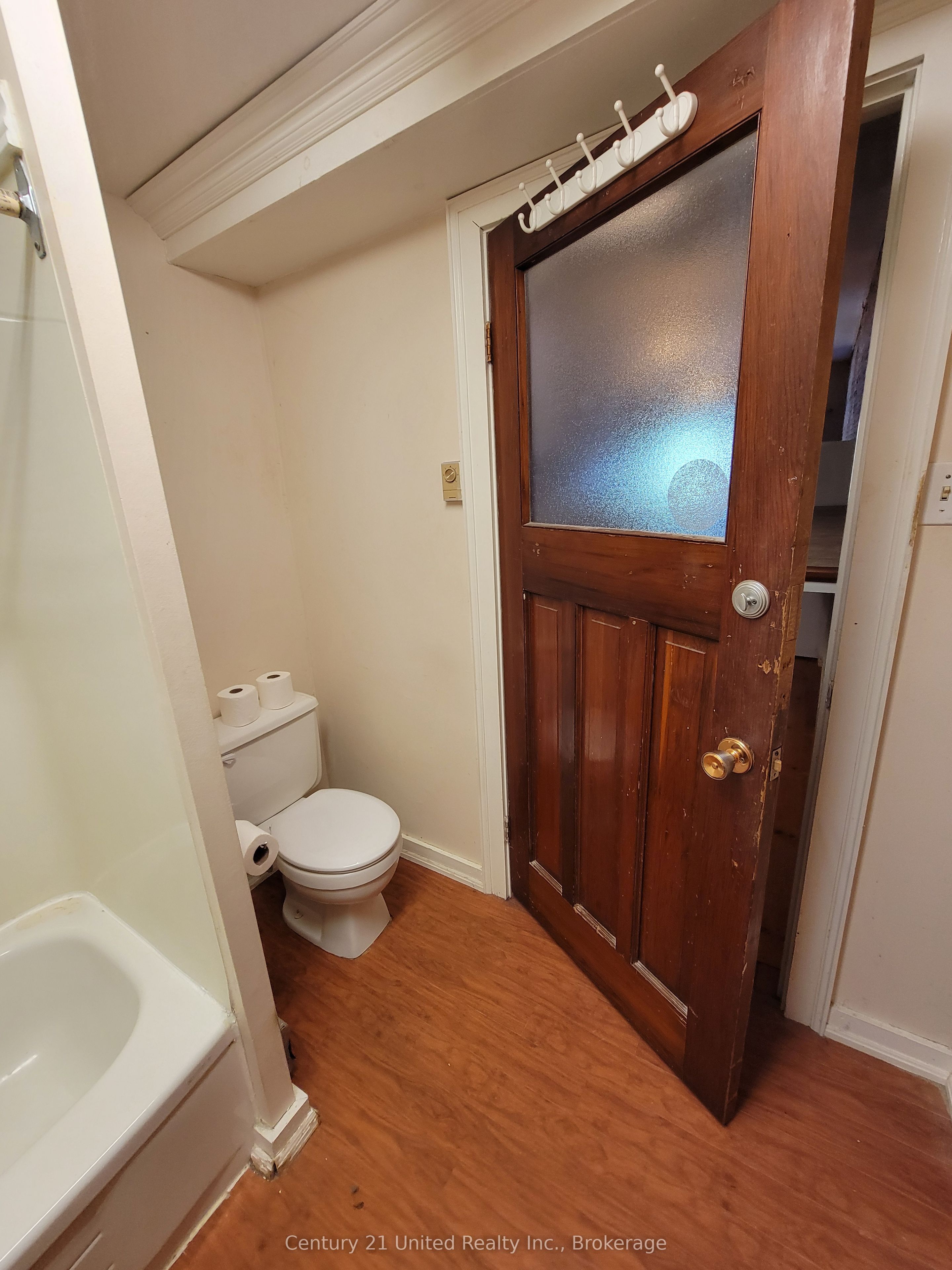 384 1/2 George Street N D Property Photo 6