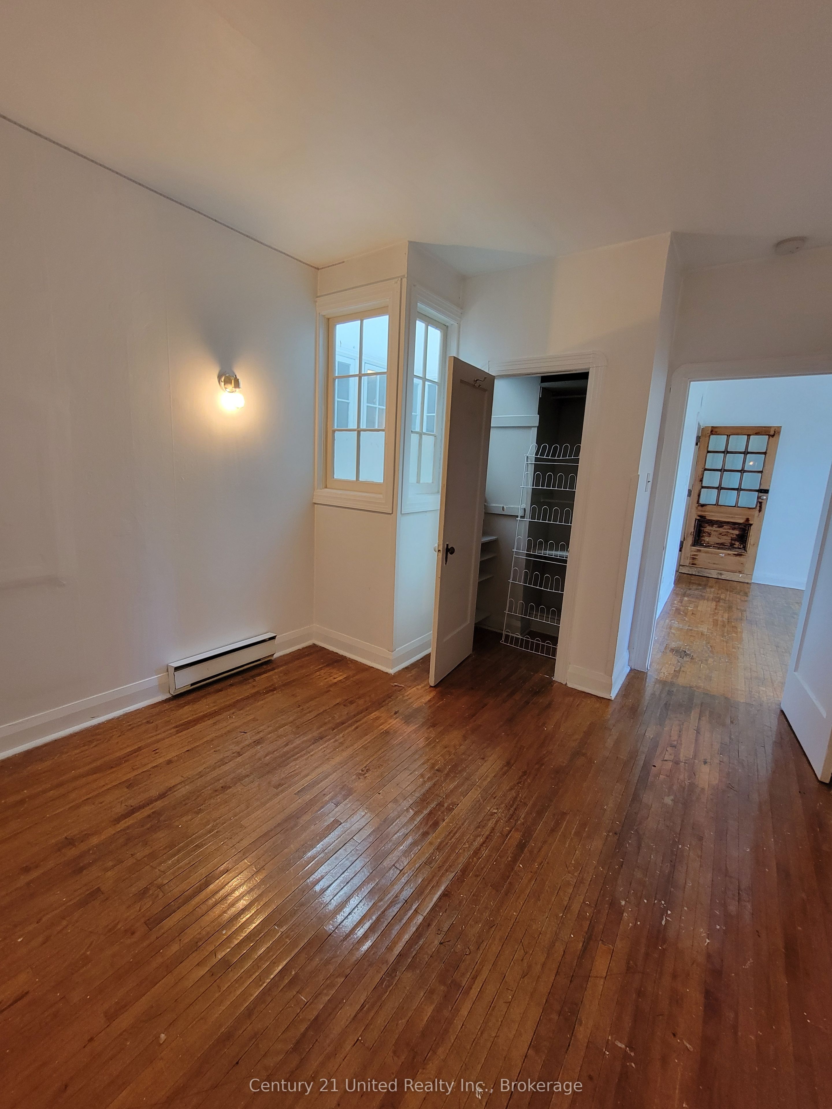 384 1/2 George Street N 4 Property Photo 6