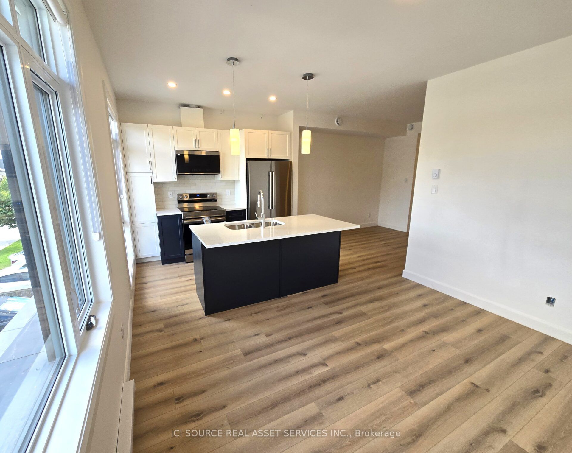 873 Contour Street Second Floor Property Photo 6