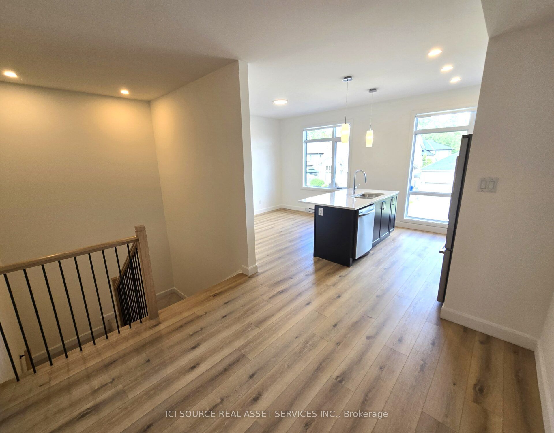873 Contour Street Second Floor Property Photo 9