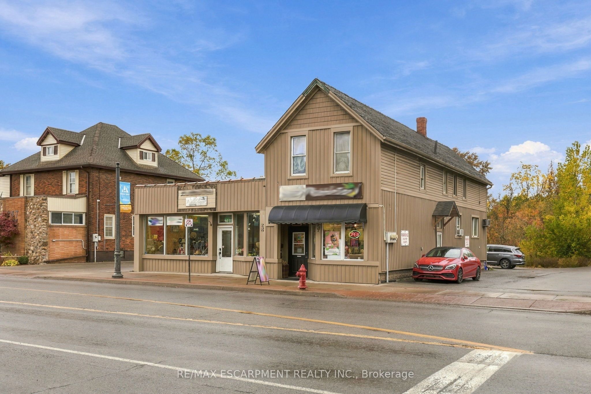 239 Main Street W Property Photo 1