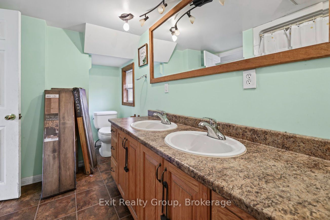 2343 Upper Flinton Road Property Photo 11
