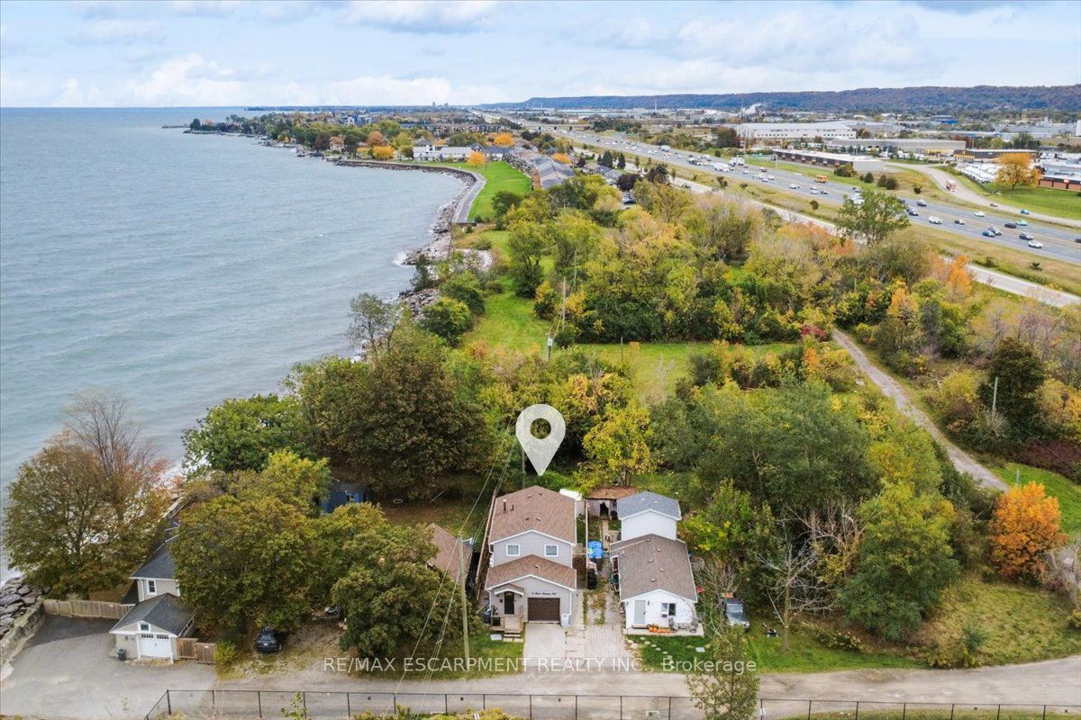 8 First Private Road Property Photo 5