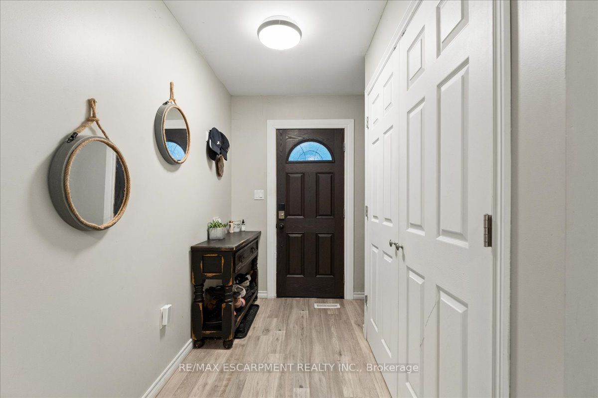 8 First Private Road Property Photo 12