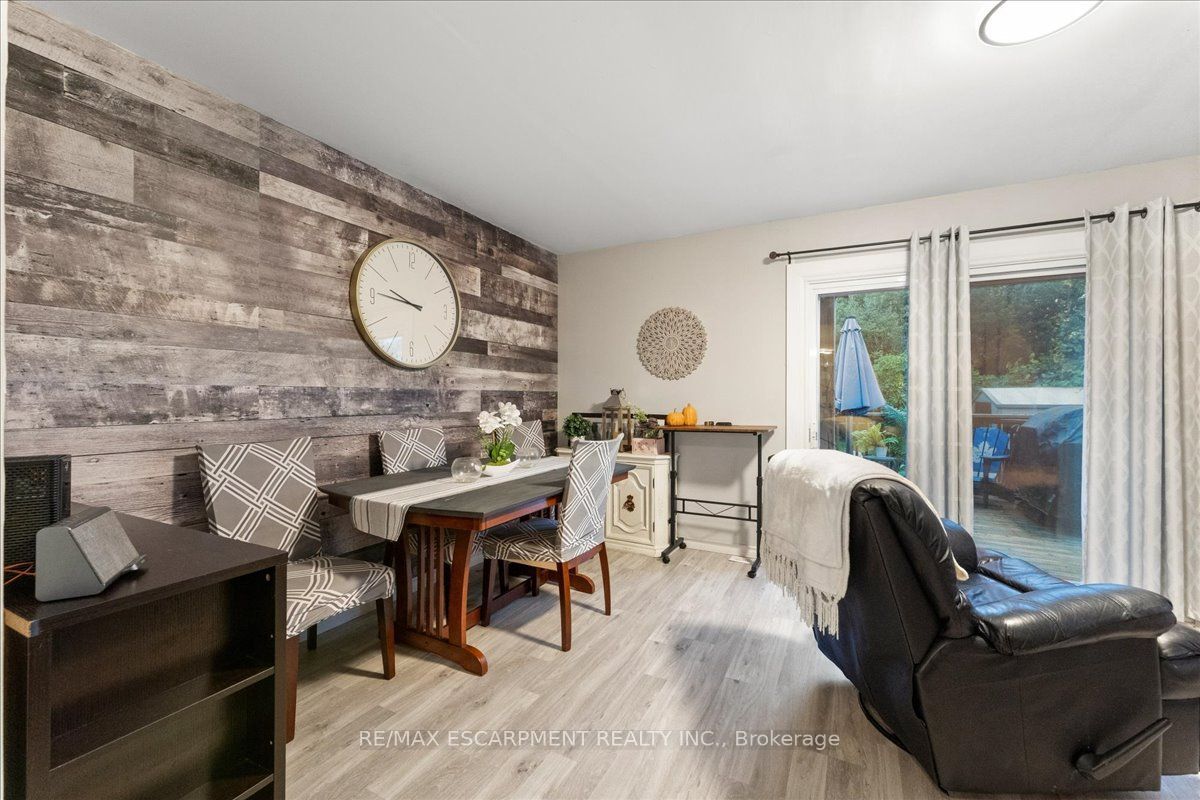 8 First Private Road Property Photo 18