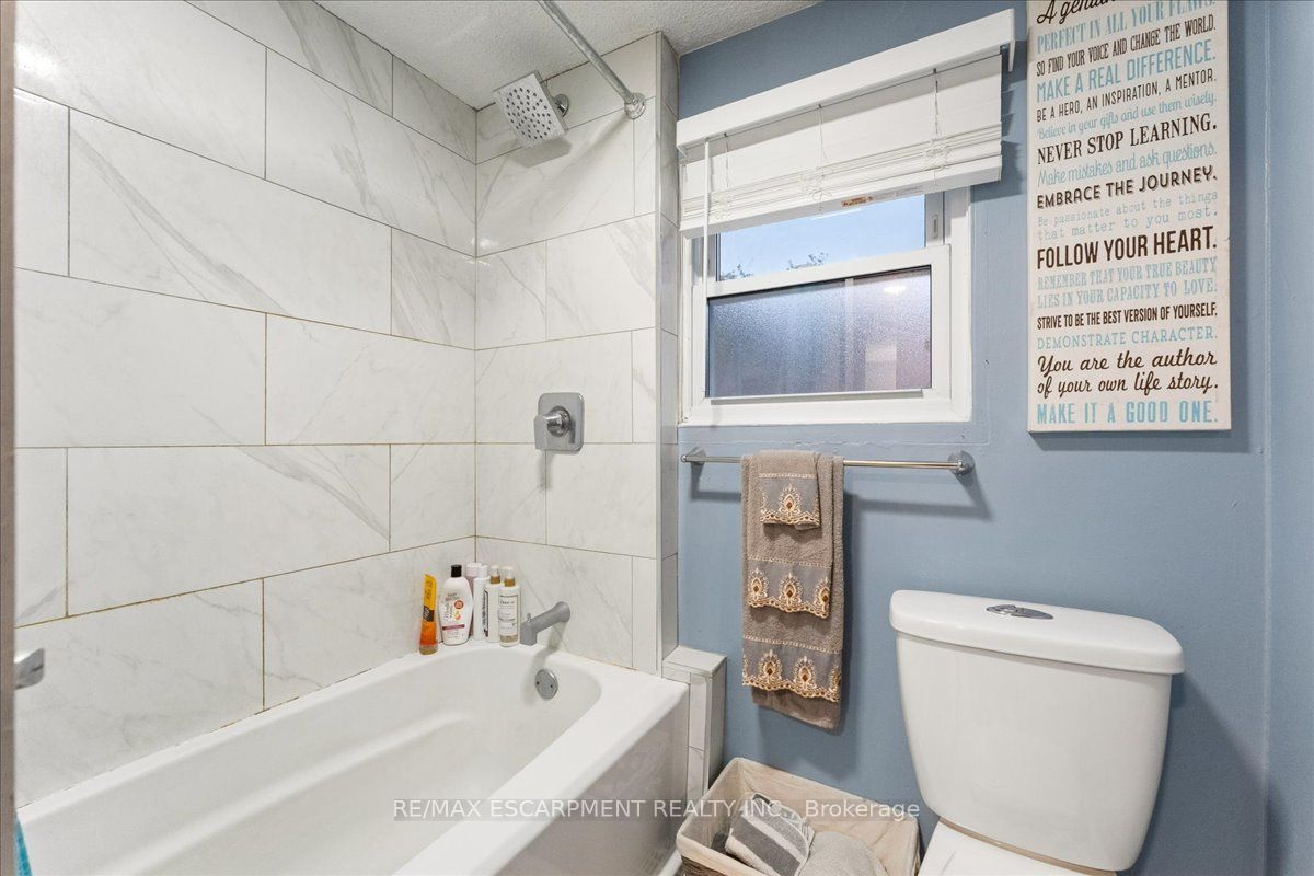 8 First Private Road Property Photo 26
