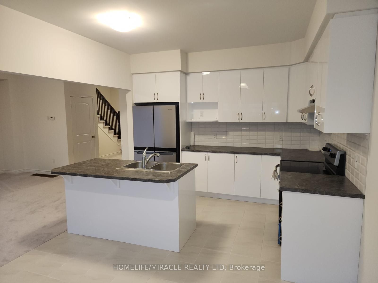 35 Jenner Drive Property Photo 5