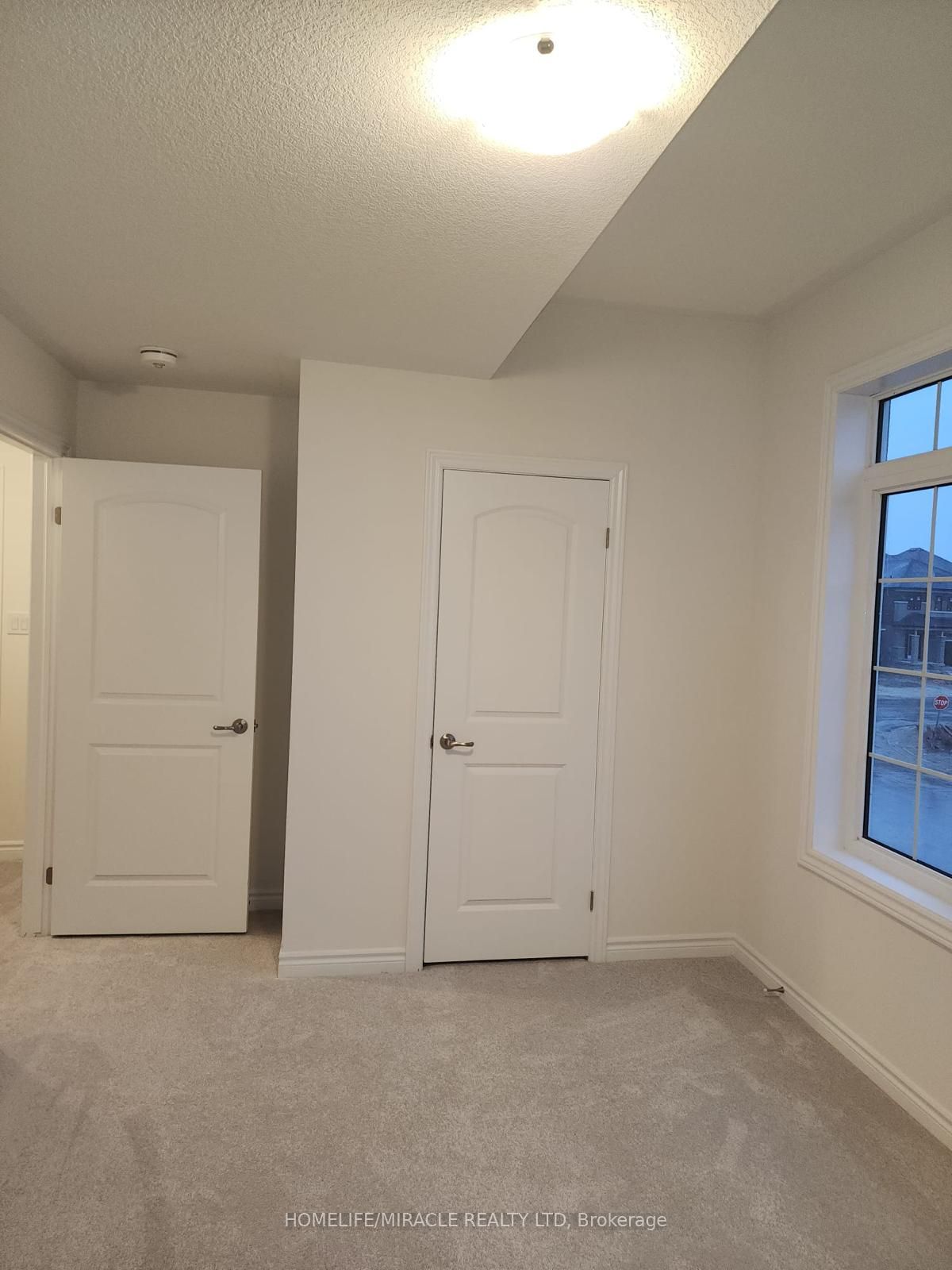 35 Jenner Drive Property Photo 24