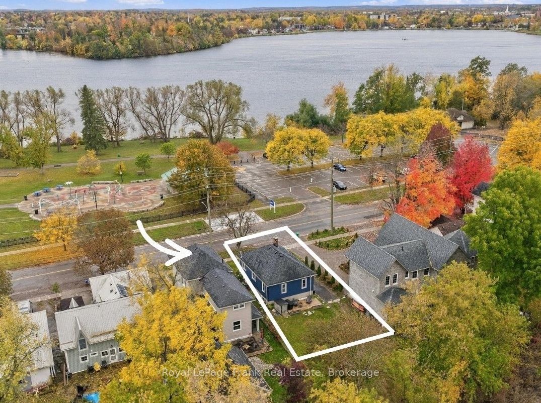 130 Maria Street Property Photo 2