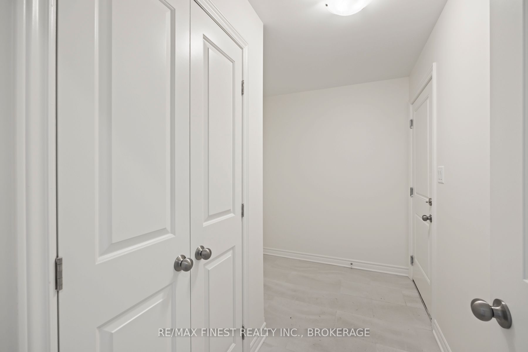 215 Heritage Park Drive Property Photo 14