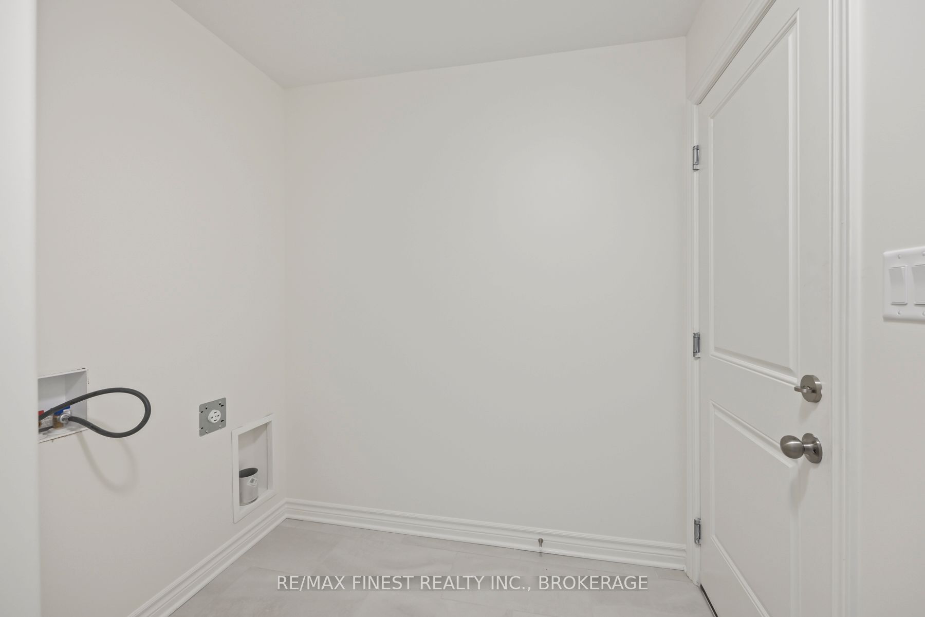 215 Heritage Park Drive Property Photo 15
