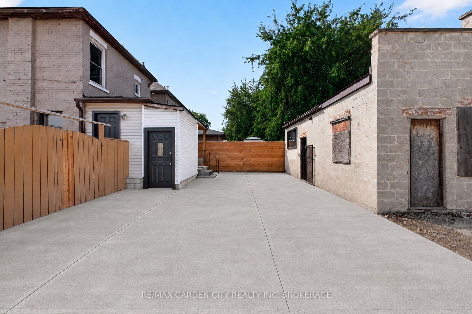 75 Keith Street Property Photo 5
