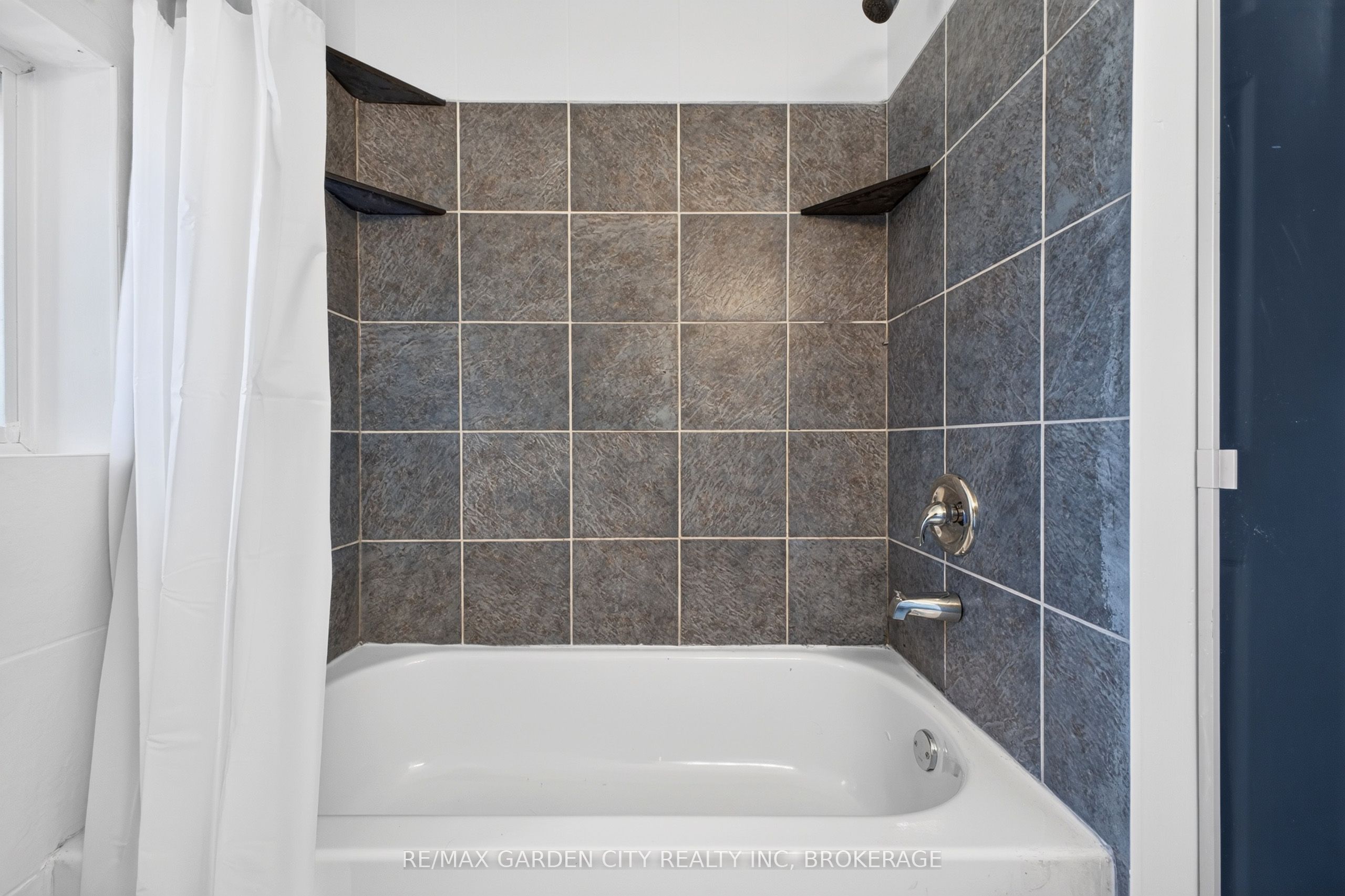 75 Keith Street Property Photo 27