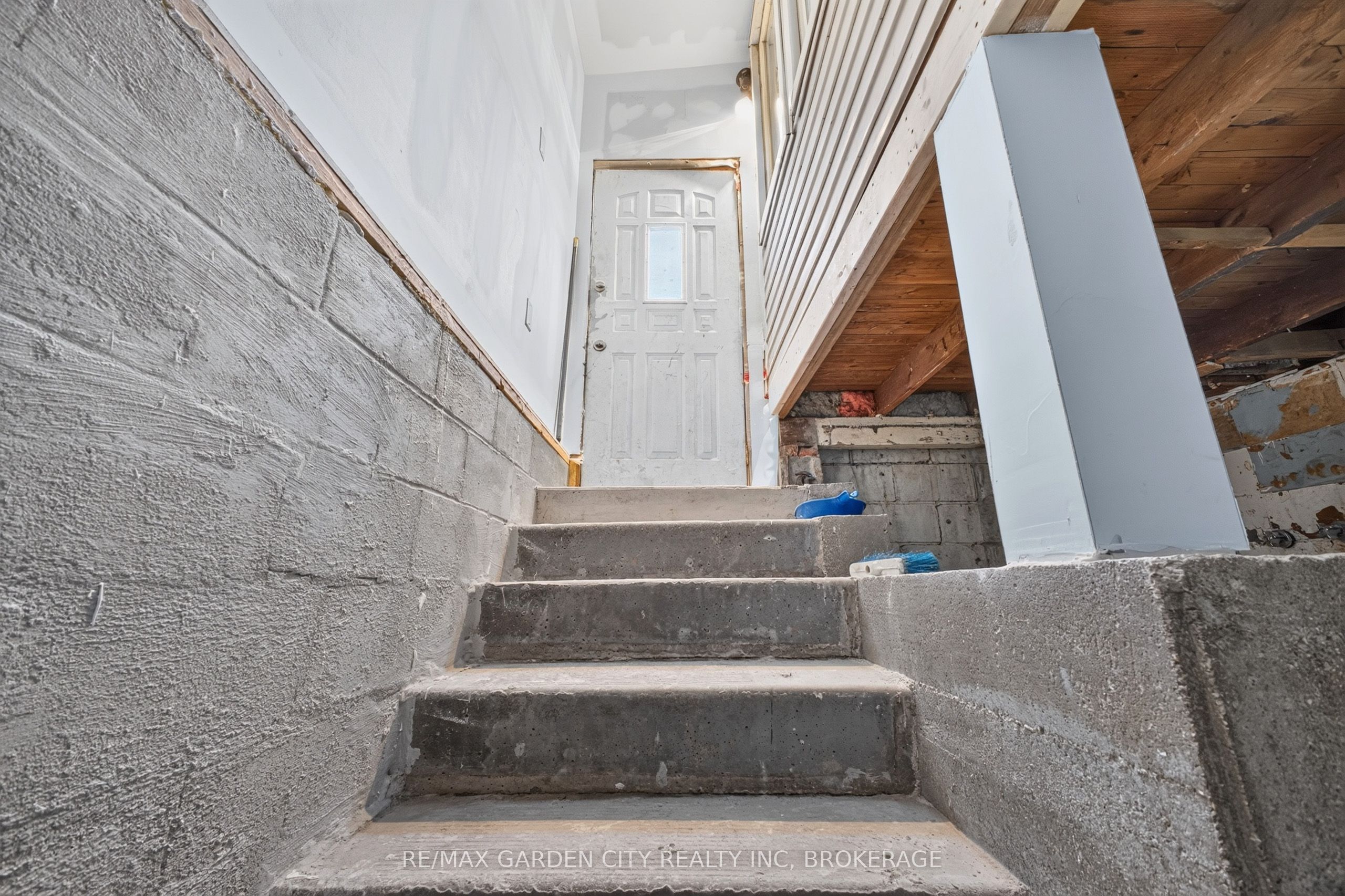 75 Keith Street Property Photo 40