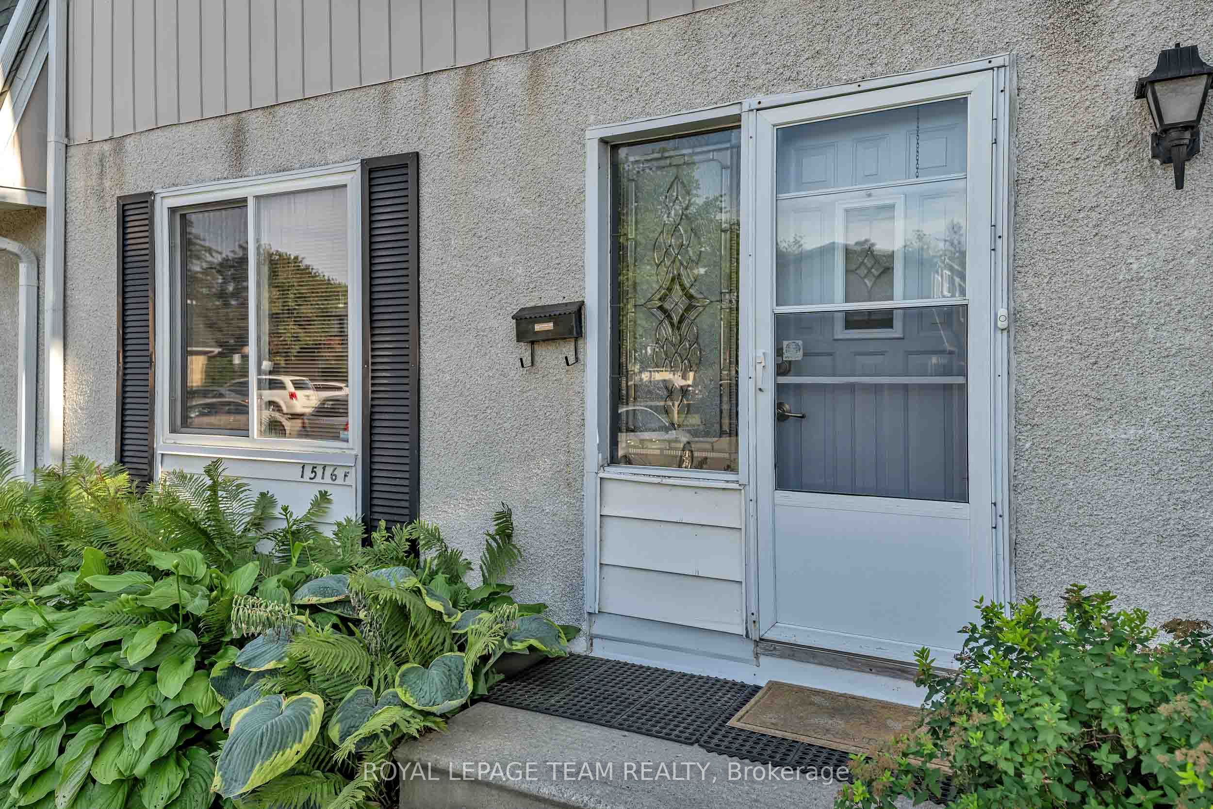 1516 Beaverpond Drive F Property Photo 4