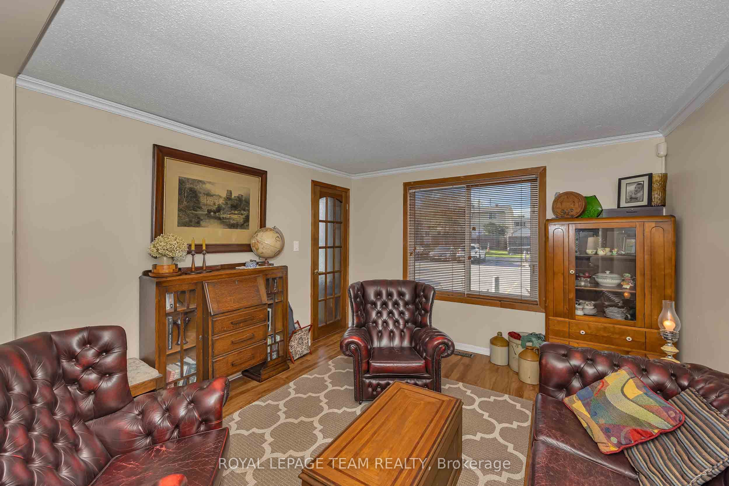 1516 Beaverpond Drive F Property Photo 8
