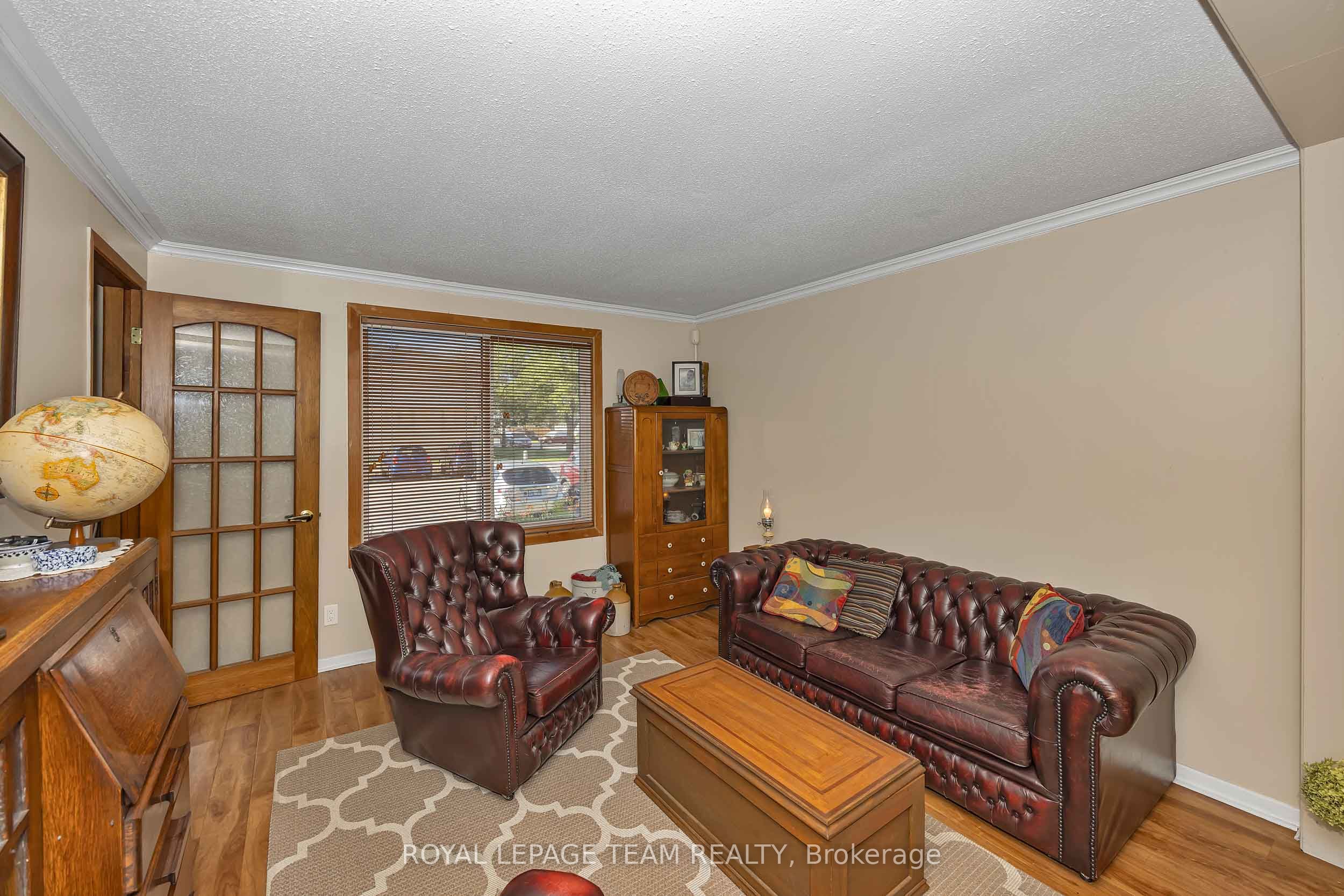 1516 Beaverpond Drive F Property Photo 9