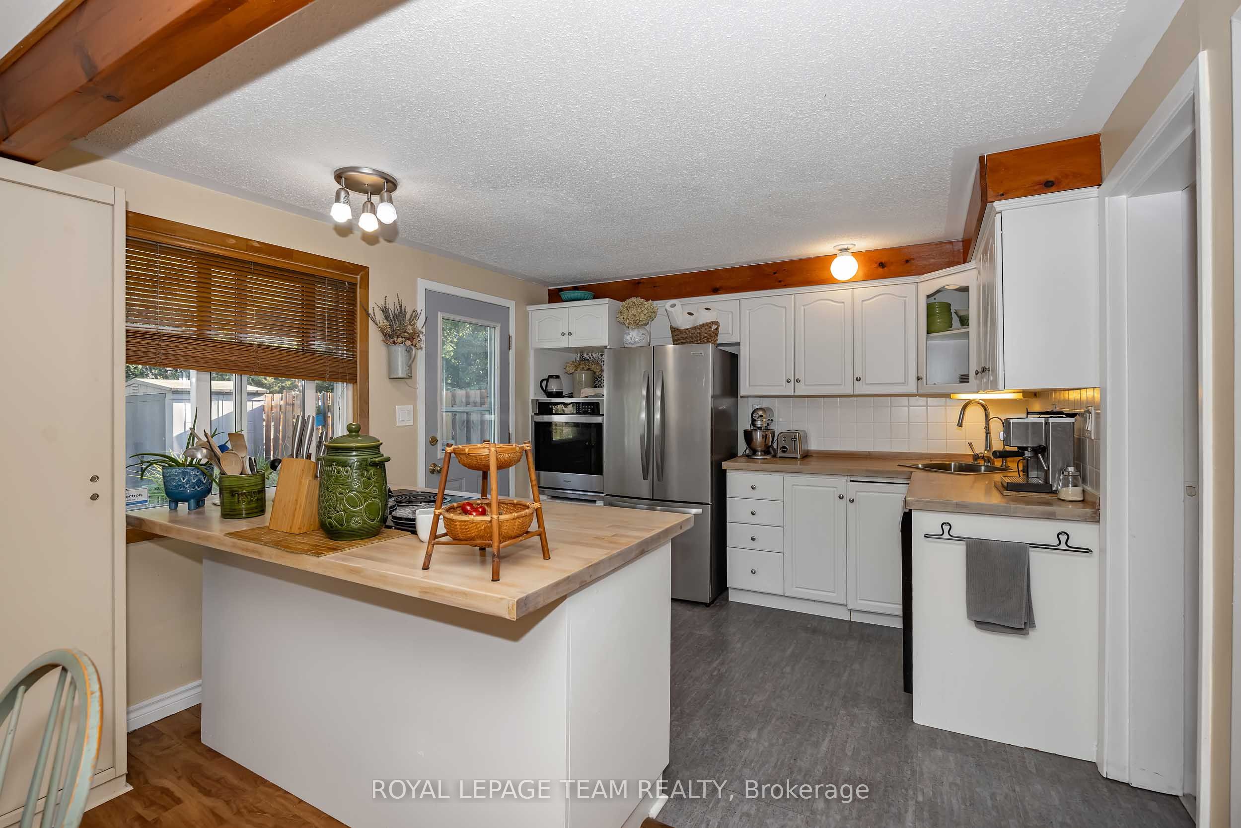 1516 Beaverpond Drive F Property Photo 13
