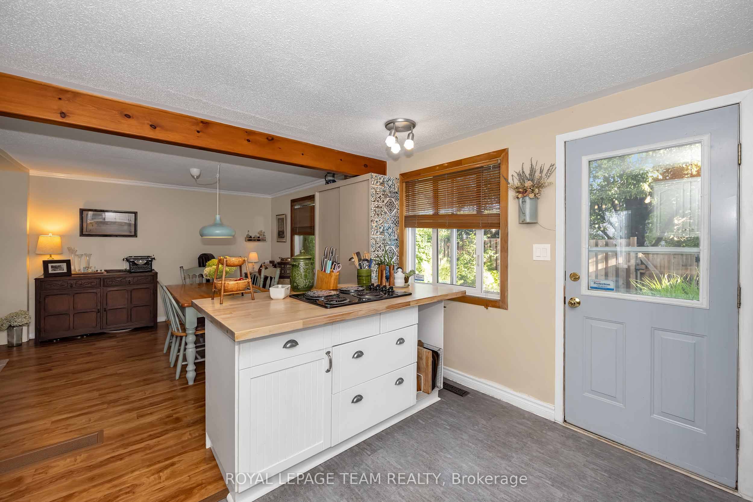 1516 Beaverpond Drive F Property Photo 15