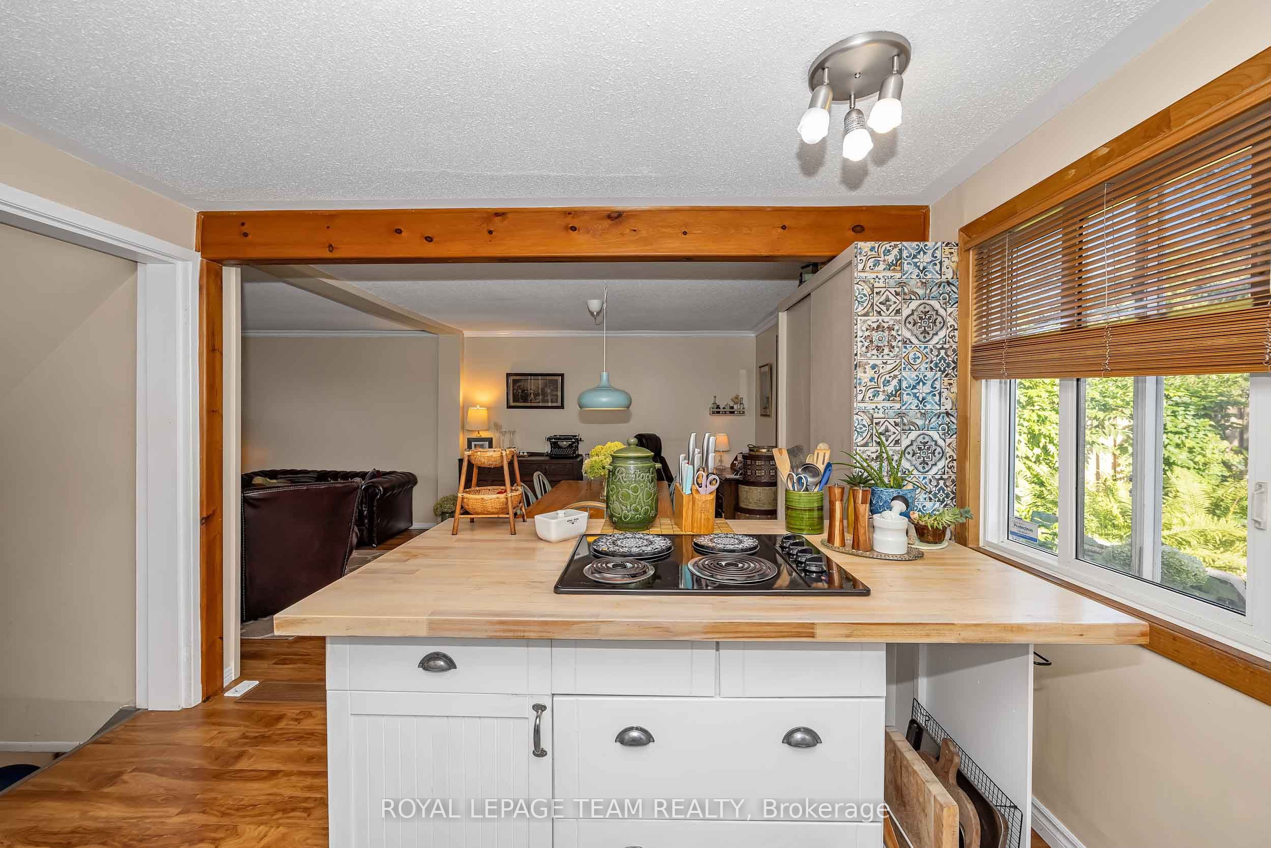 1516 Beaverpond Drive F Property Photo 18