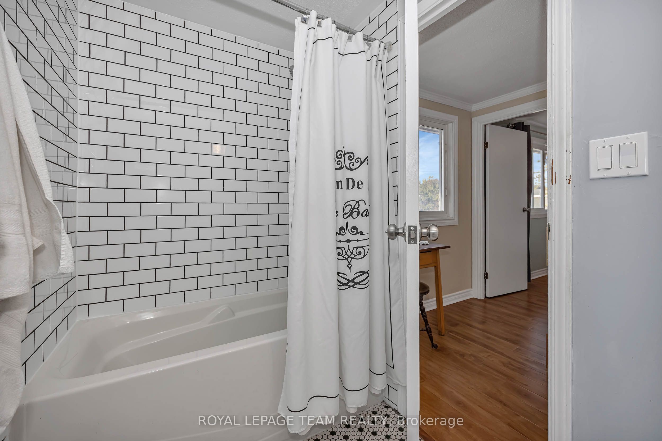 1516 Beaverpond Drive F Property Photo 28