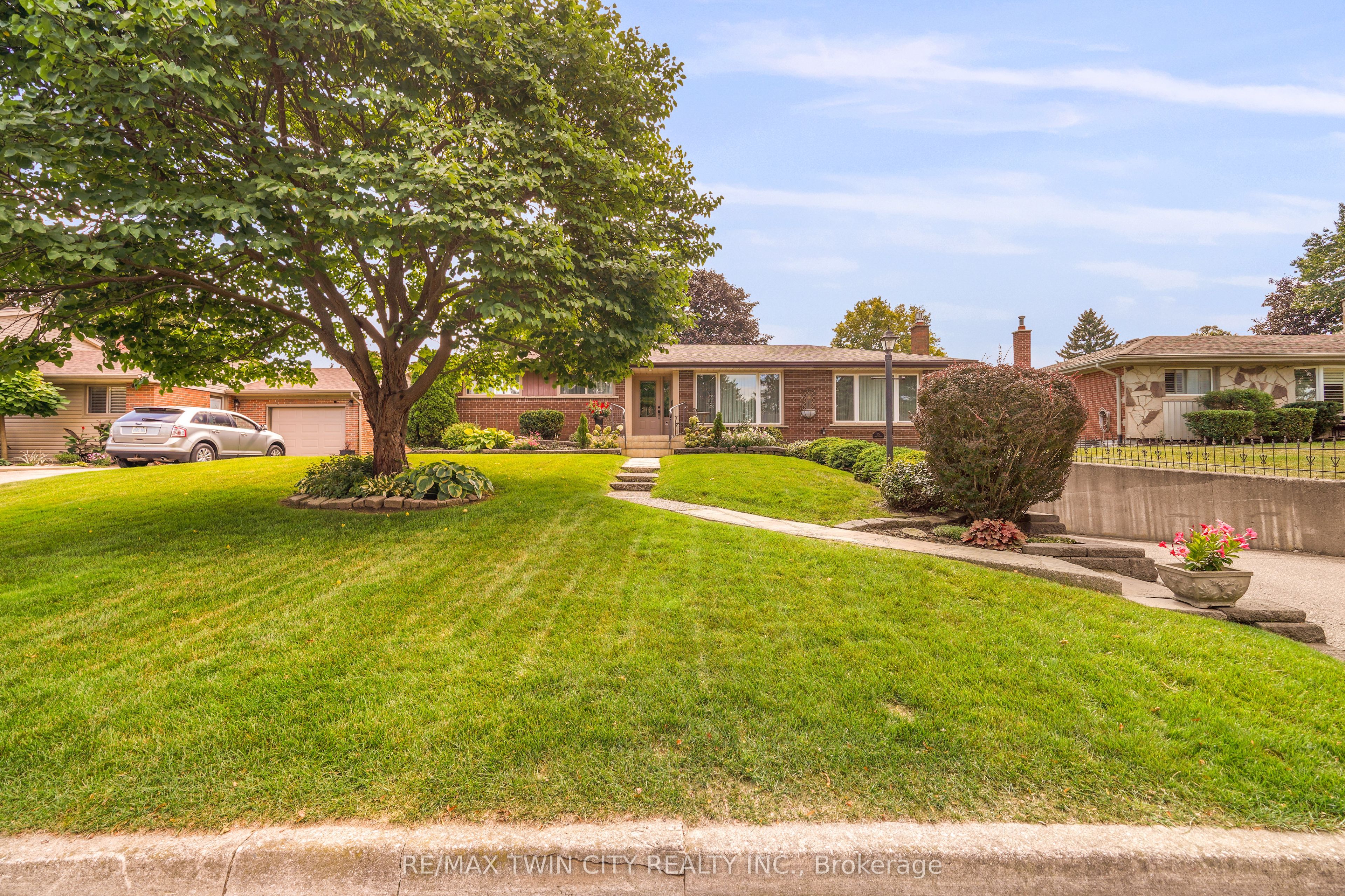 25 Brier Crescent Property Photo 3
