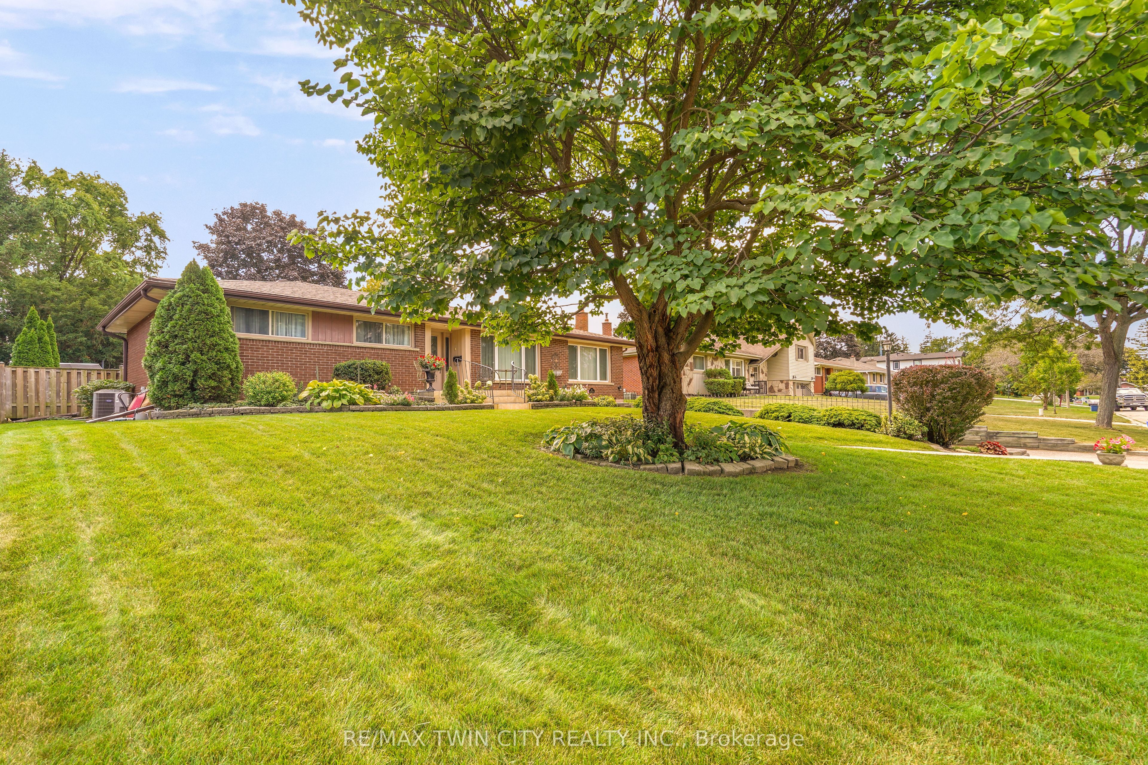 25 Brier Crescent Property Photo 4