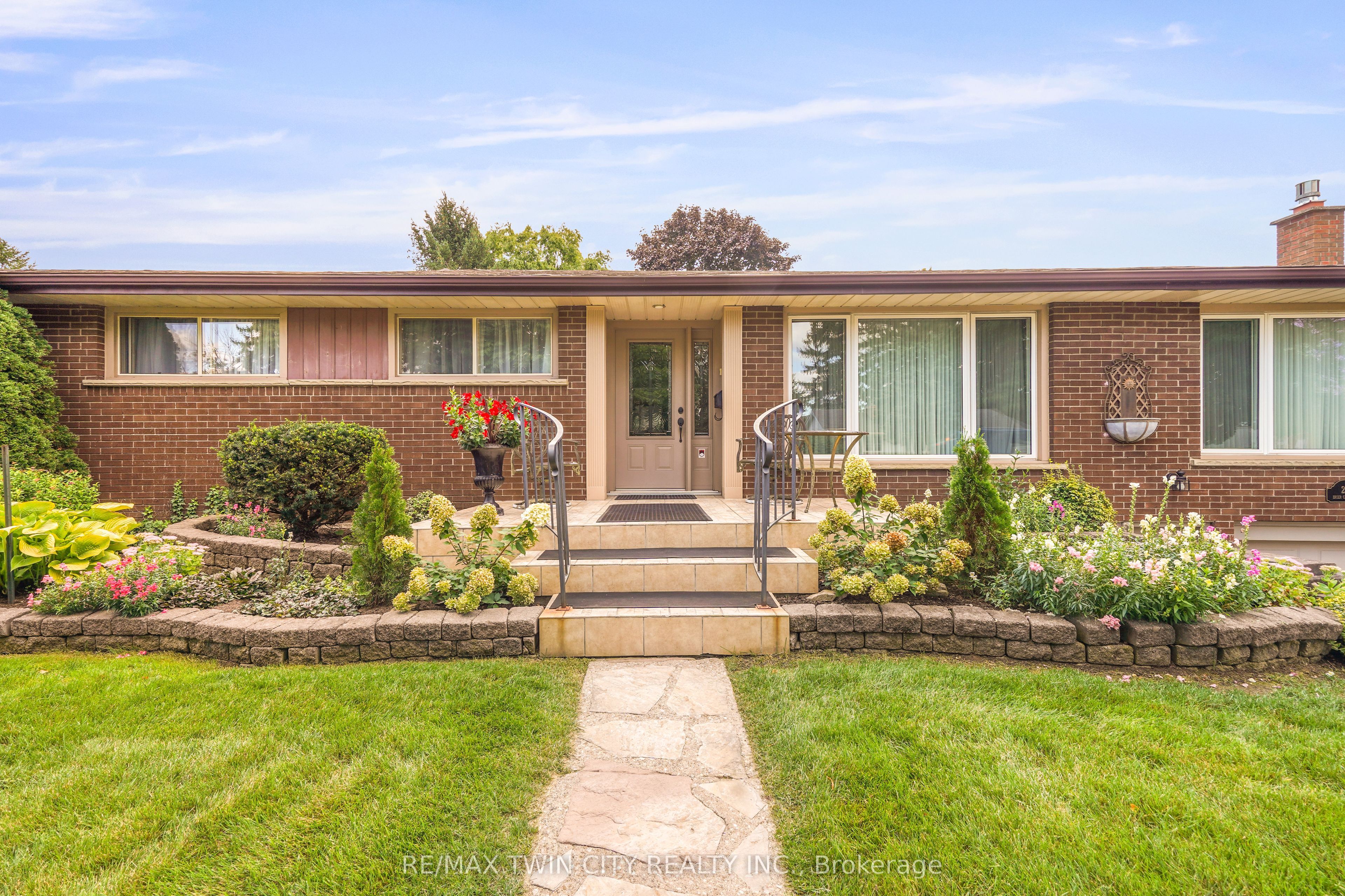 25 Brier Crescent Property Photo 6
