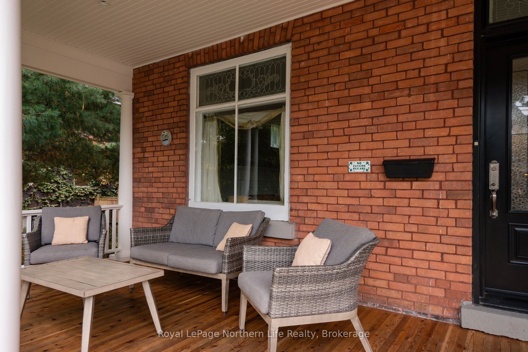 797 Mcintyre Street W Property Photo 6