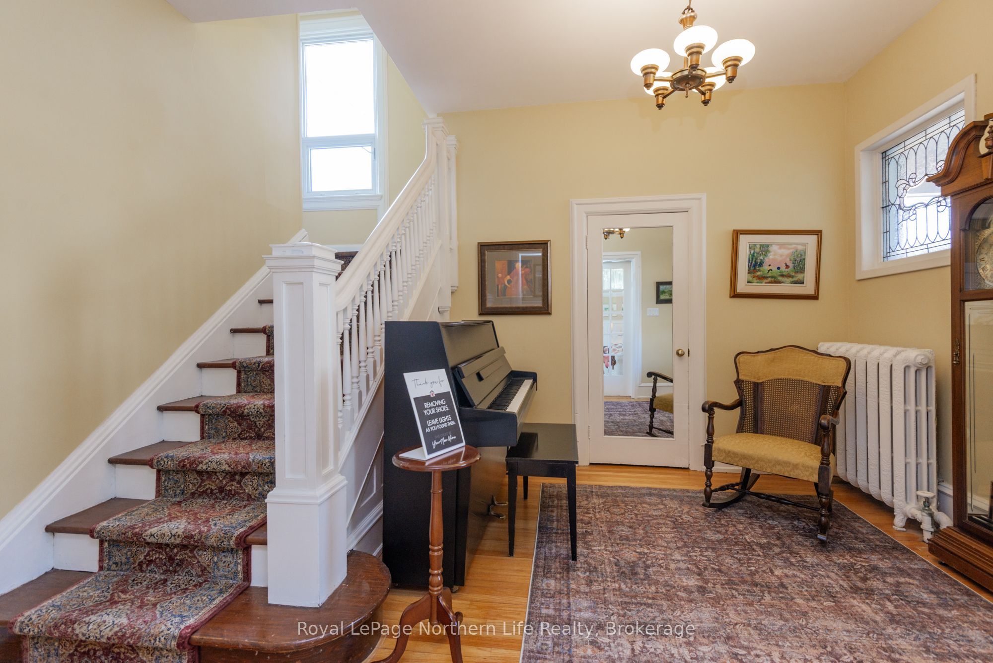797 Mcintyre Street W Property Photo 8