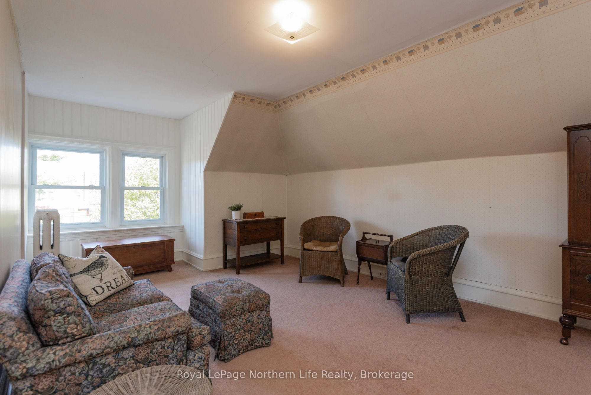 797 Mcintyre Street W Property Photo 38