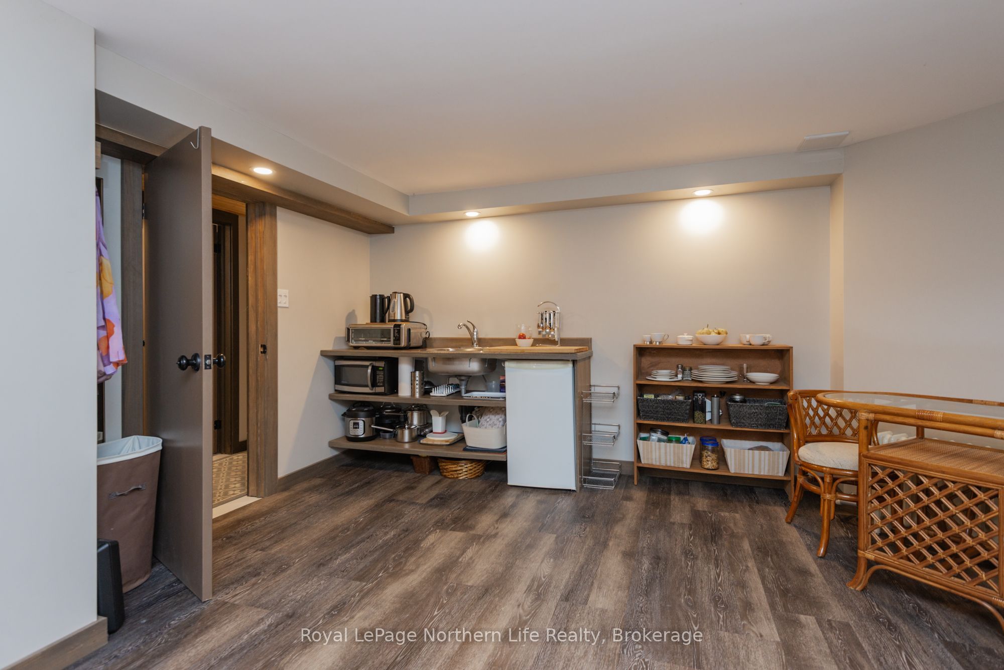 797 Mcintyre Street W Property Photo 45
