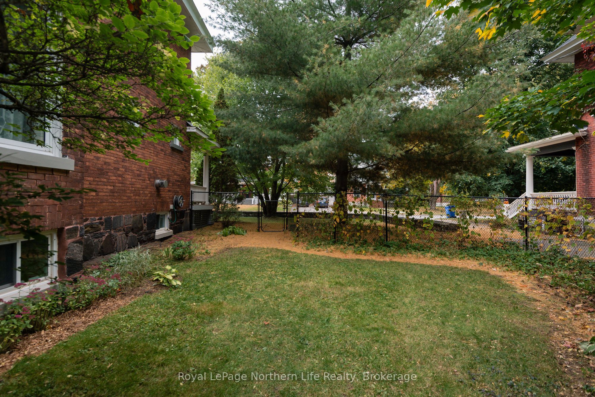 797 Mcintyre Street W Property Photo 50