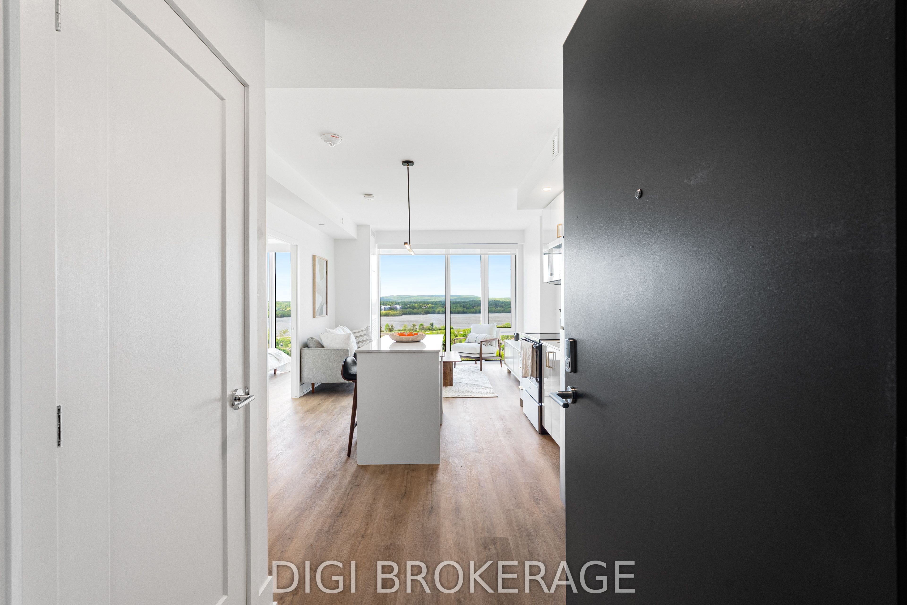 2070 Scott Street 1605 Property Photo 6