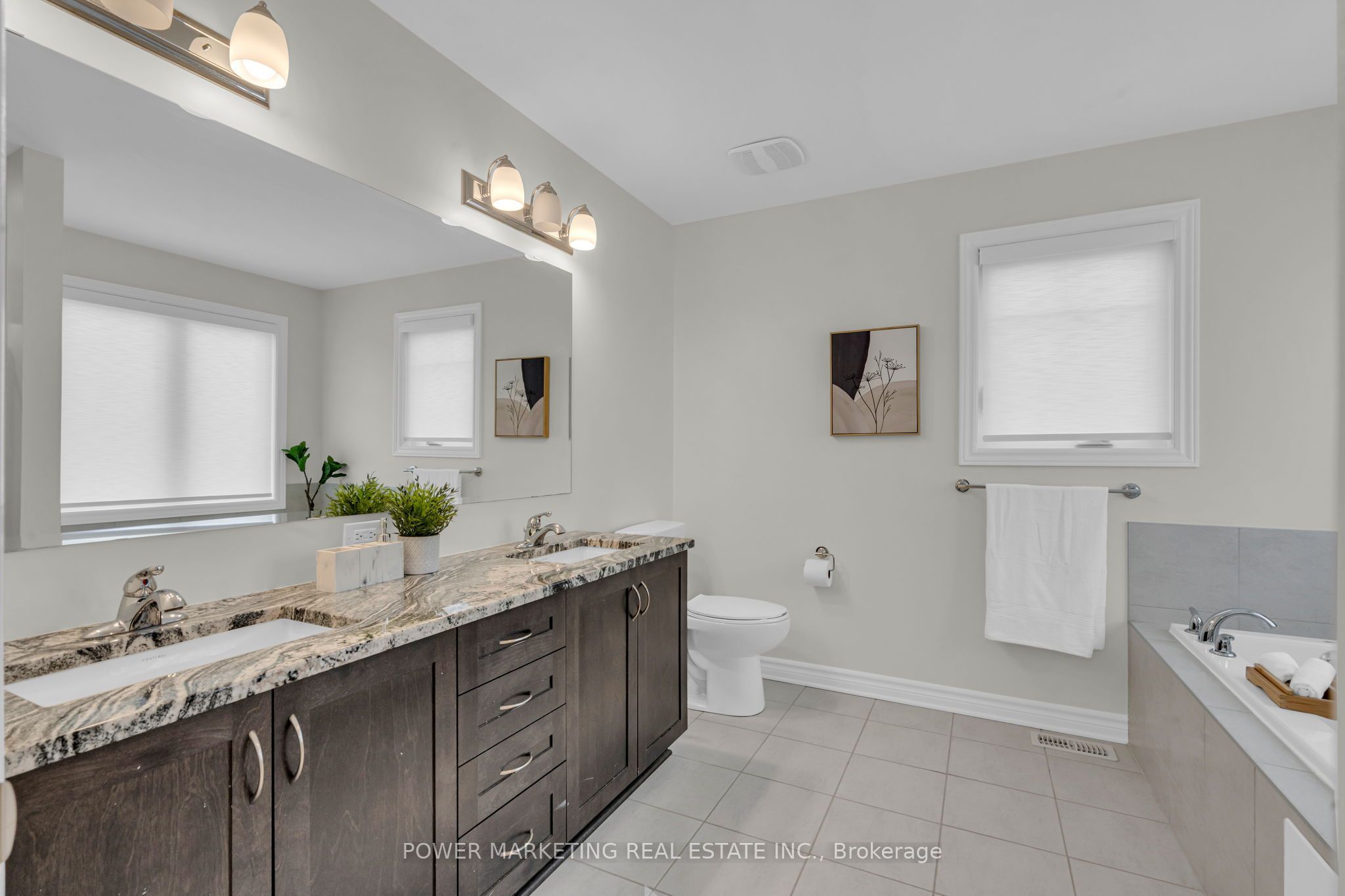 208 Alex Polowin Avenue Property Photo 28