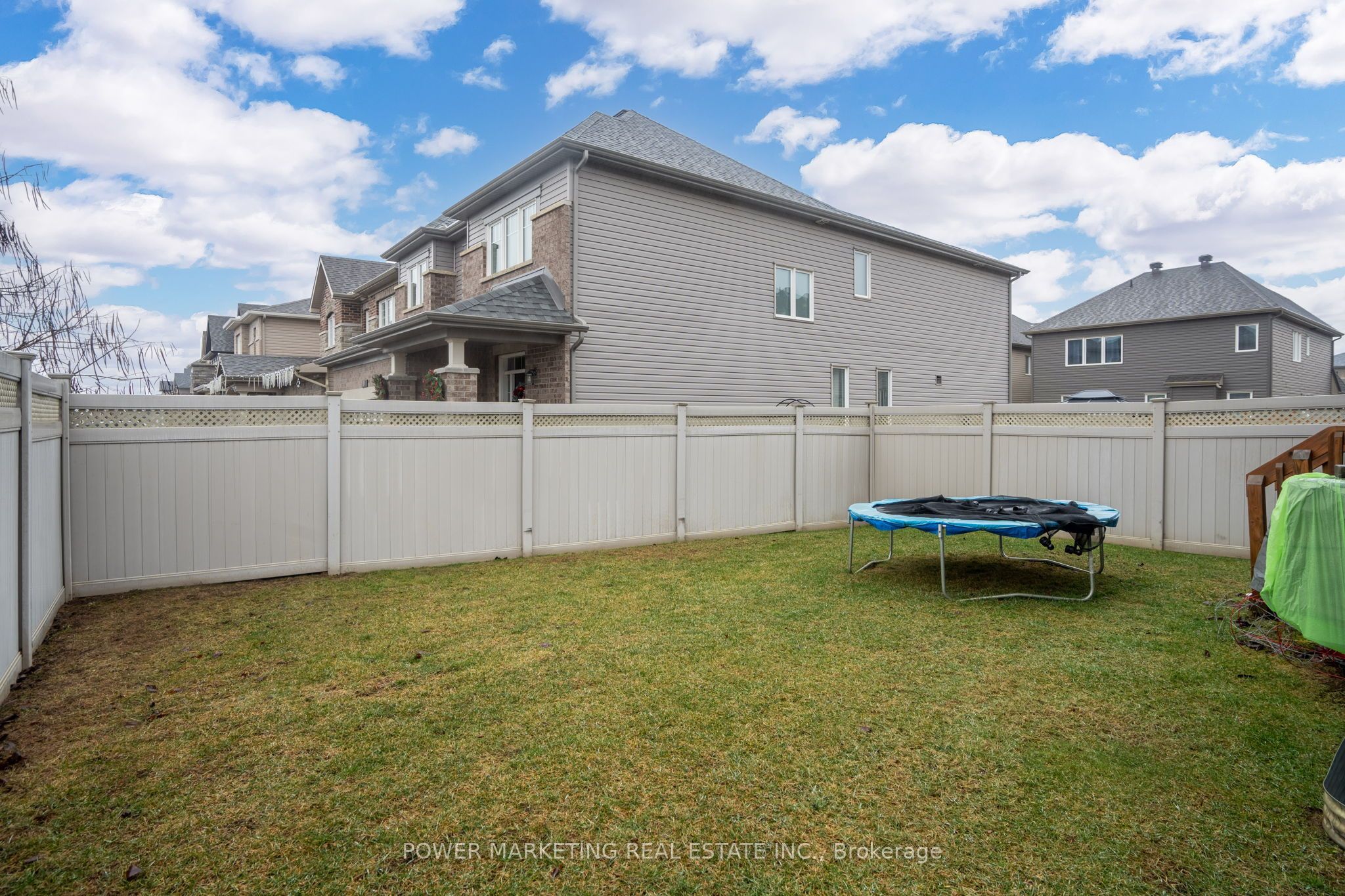 208 Alex Polowin Avenue Property Photo 33
