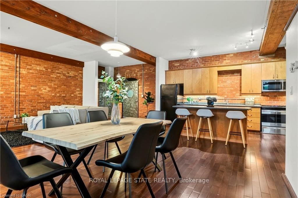 357 Hunter Street W 13 Property Photo 12