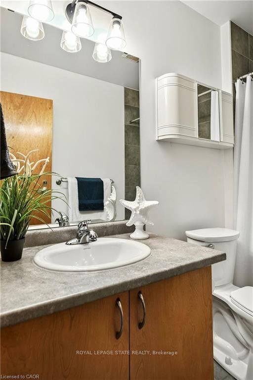 357 Hunter Street W 13 Property Photo 23