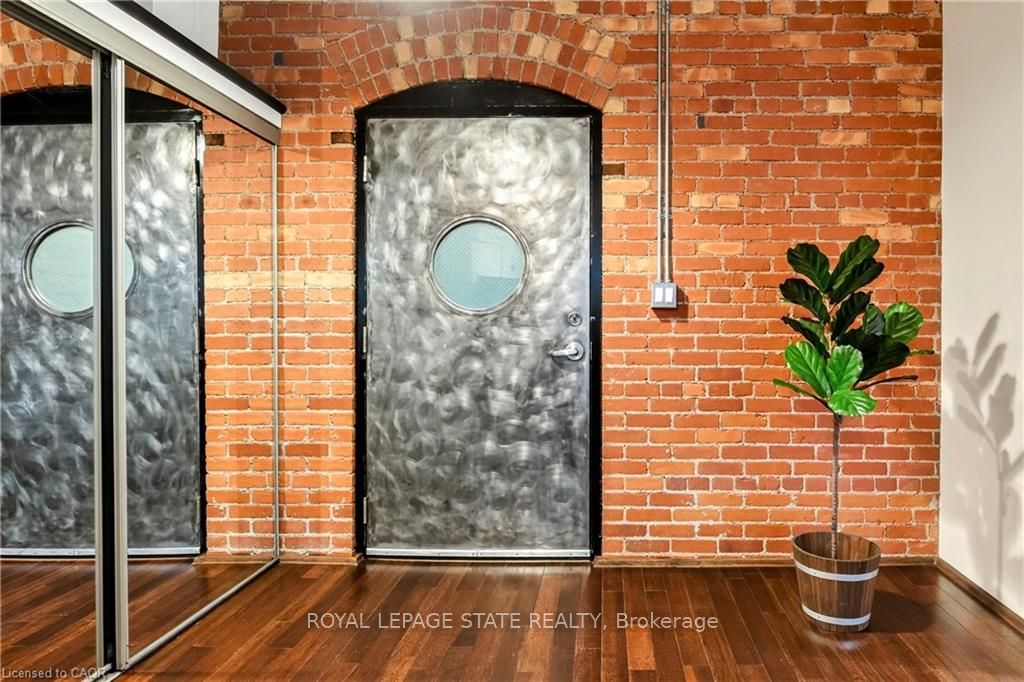357 Hunter Street W 13 Property Photo 29