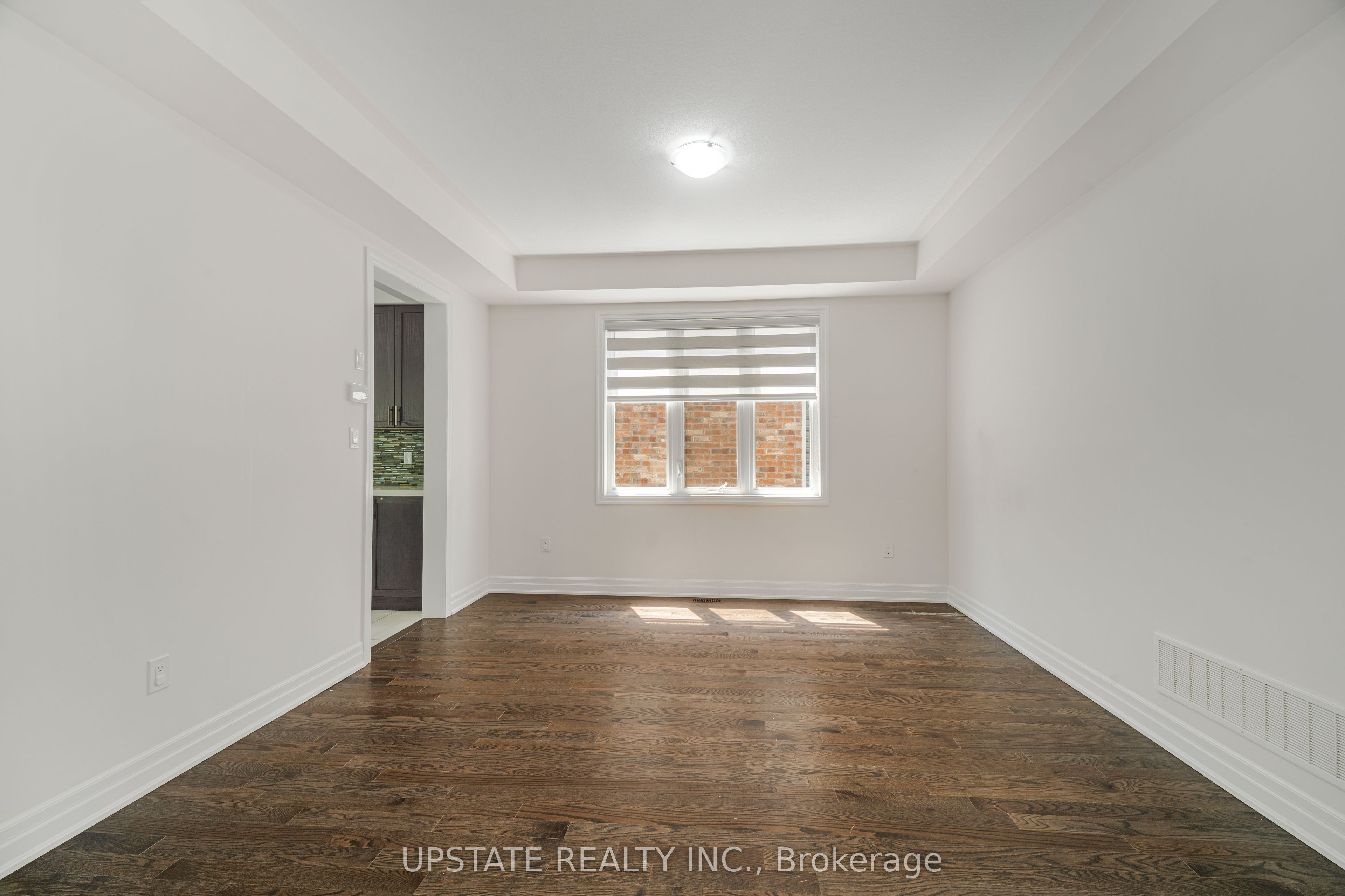 9218 White Oak Avenue N Property Photo 10