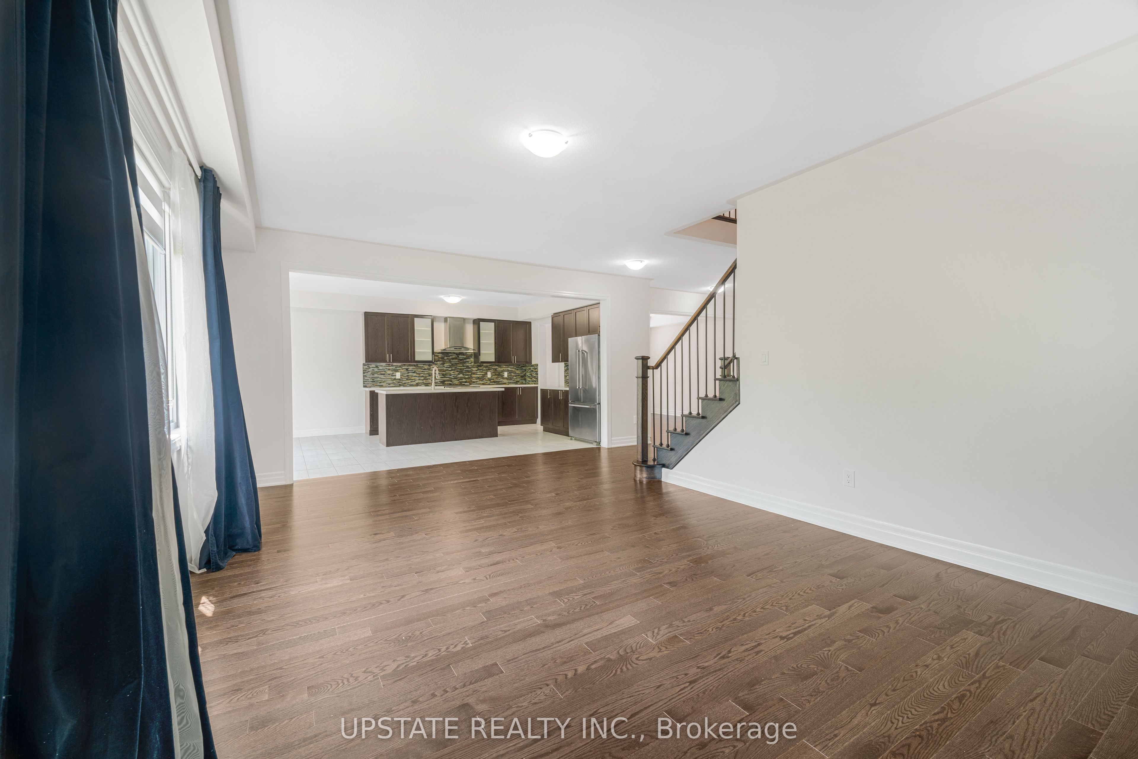 9218 White Oak Avenue N Property Photo 14