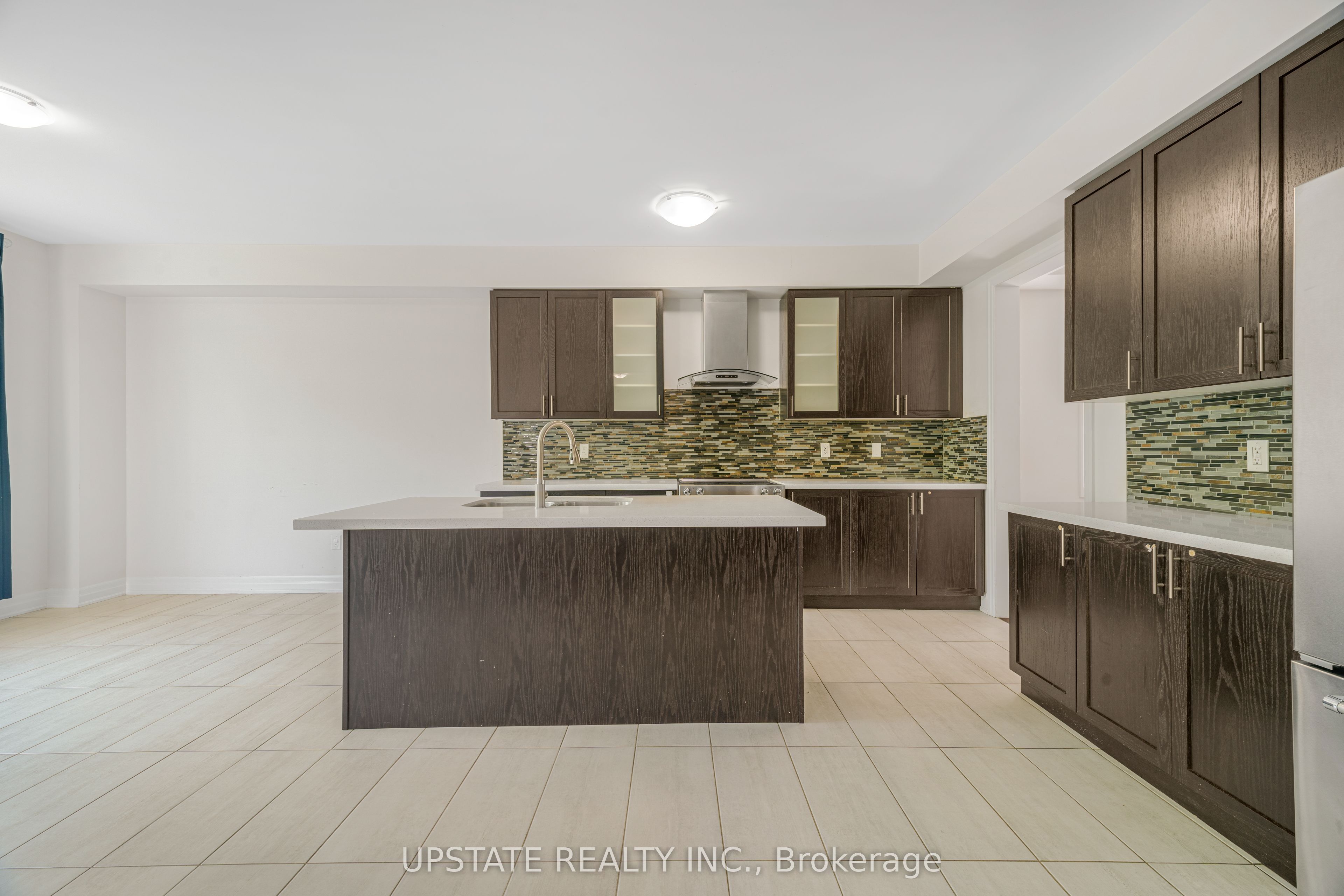 9218 White Oak Avenue N Property Photo 16
