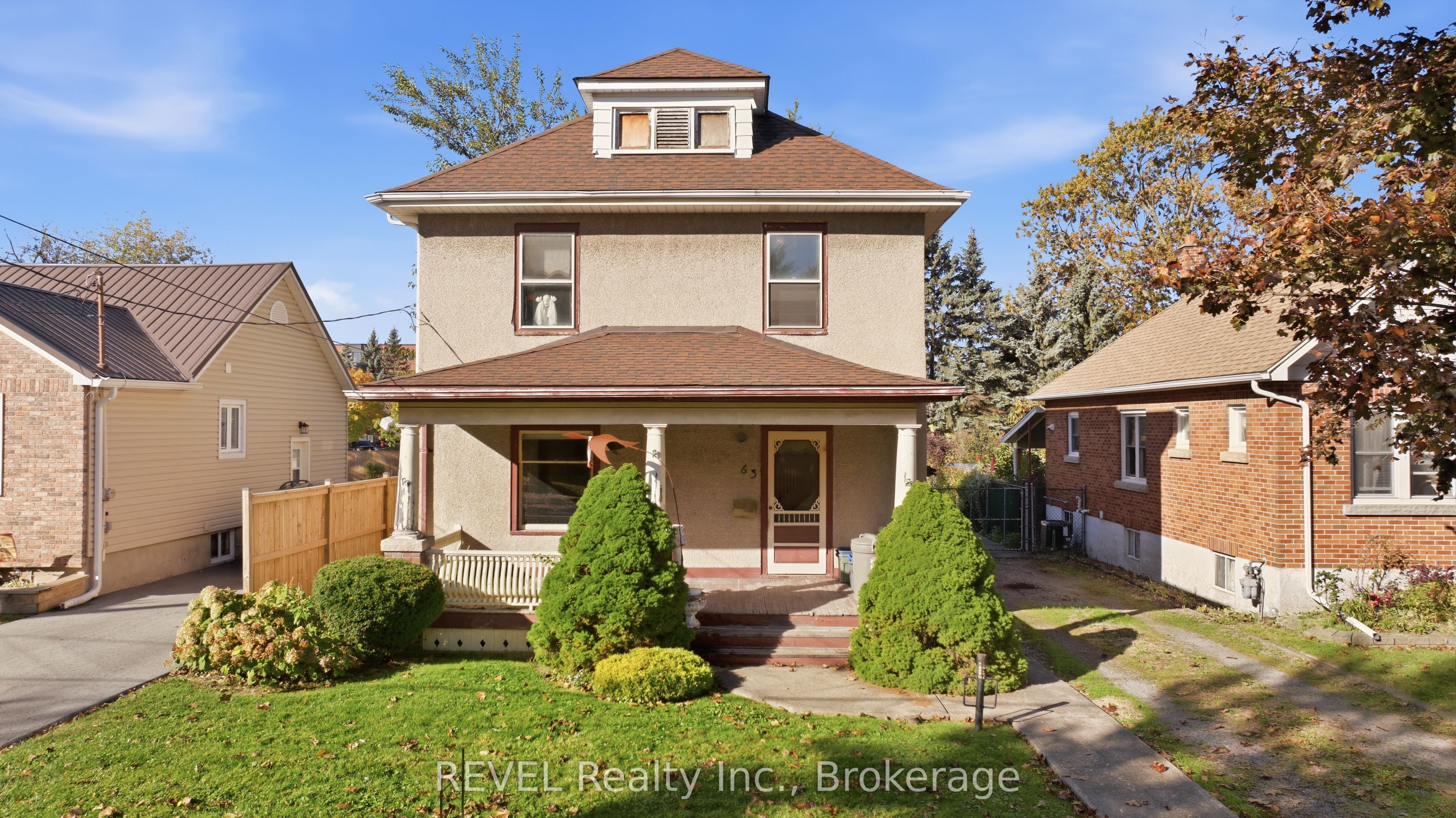 63 Carleton Street S Property Photo 1