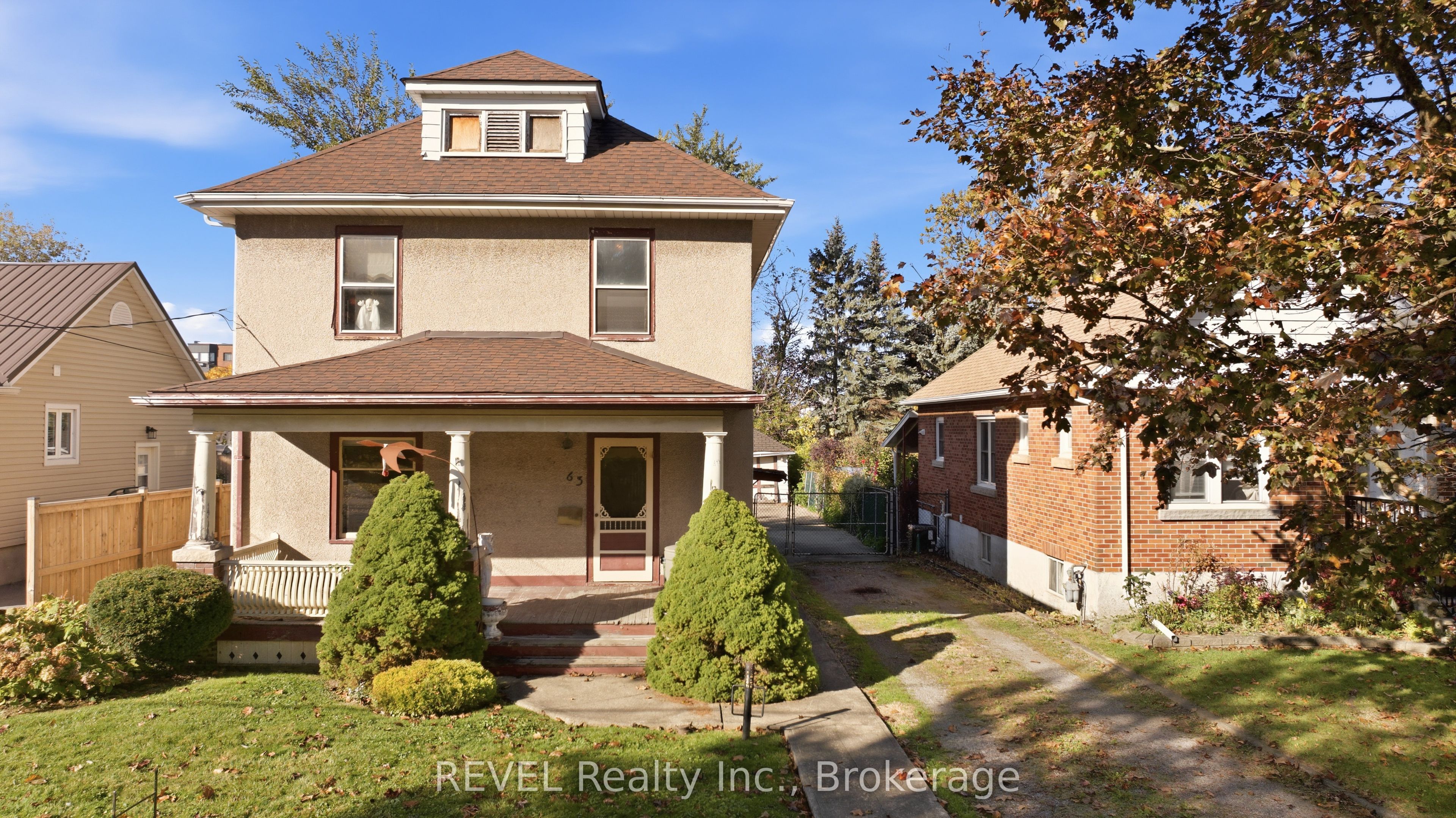63 Carleton Street S Property Photo 2
