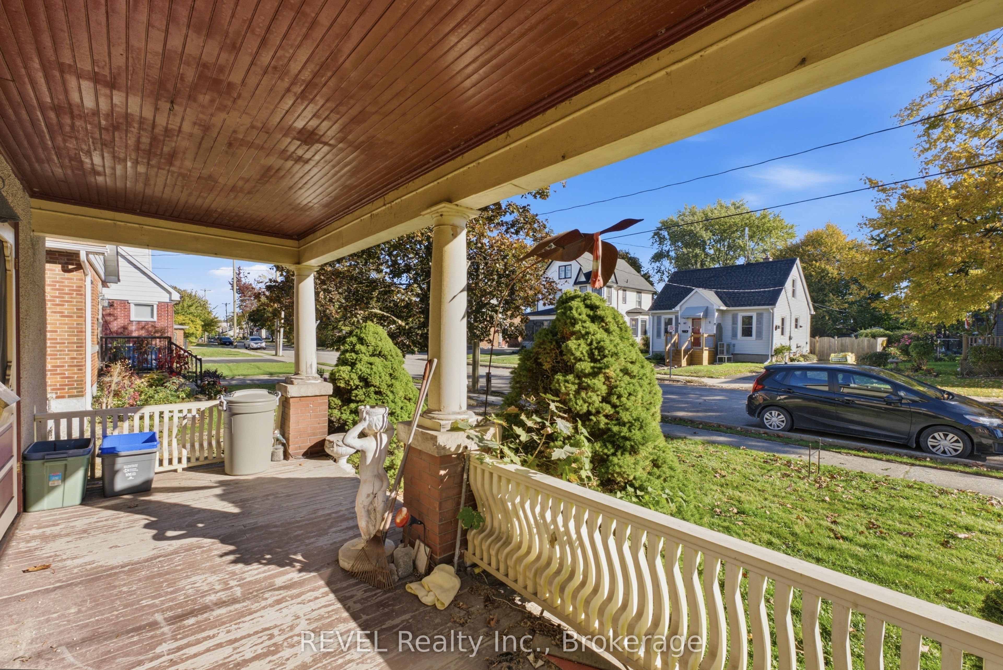 63 Carleton Street S Property Photo 8