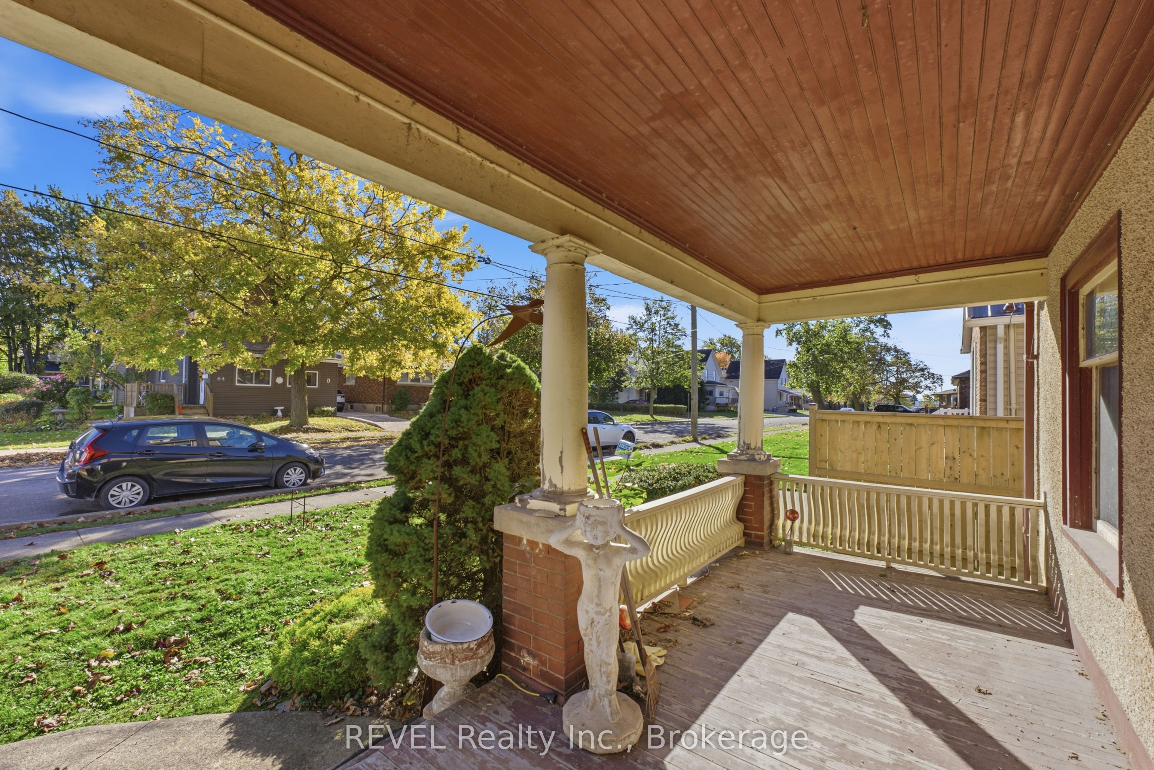 63 Carleton Street S Property Photo 10